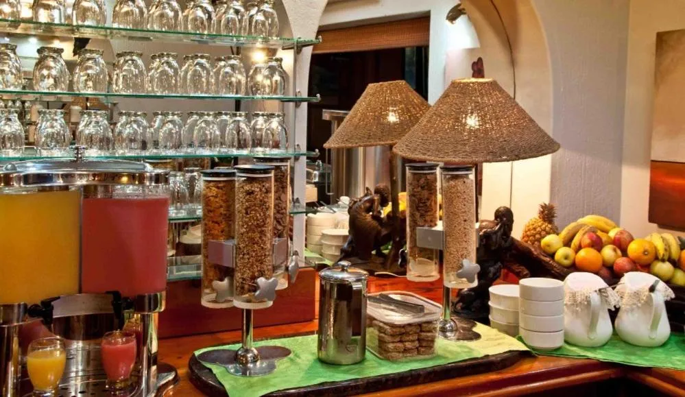 Property building in Woodpecker Inn