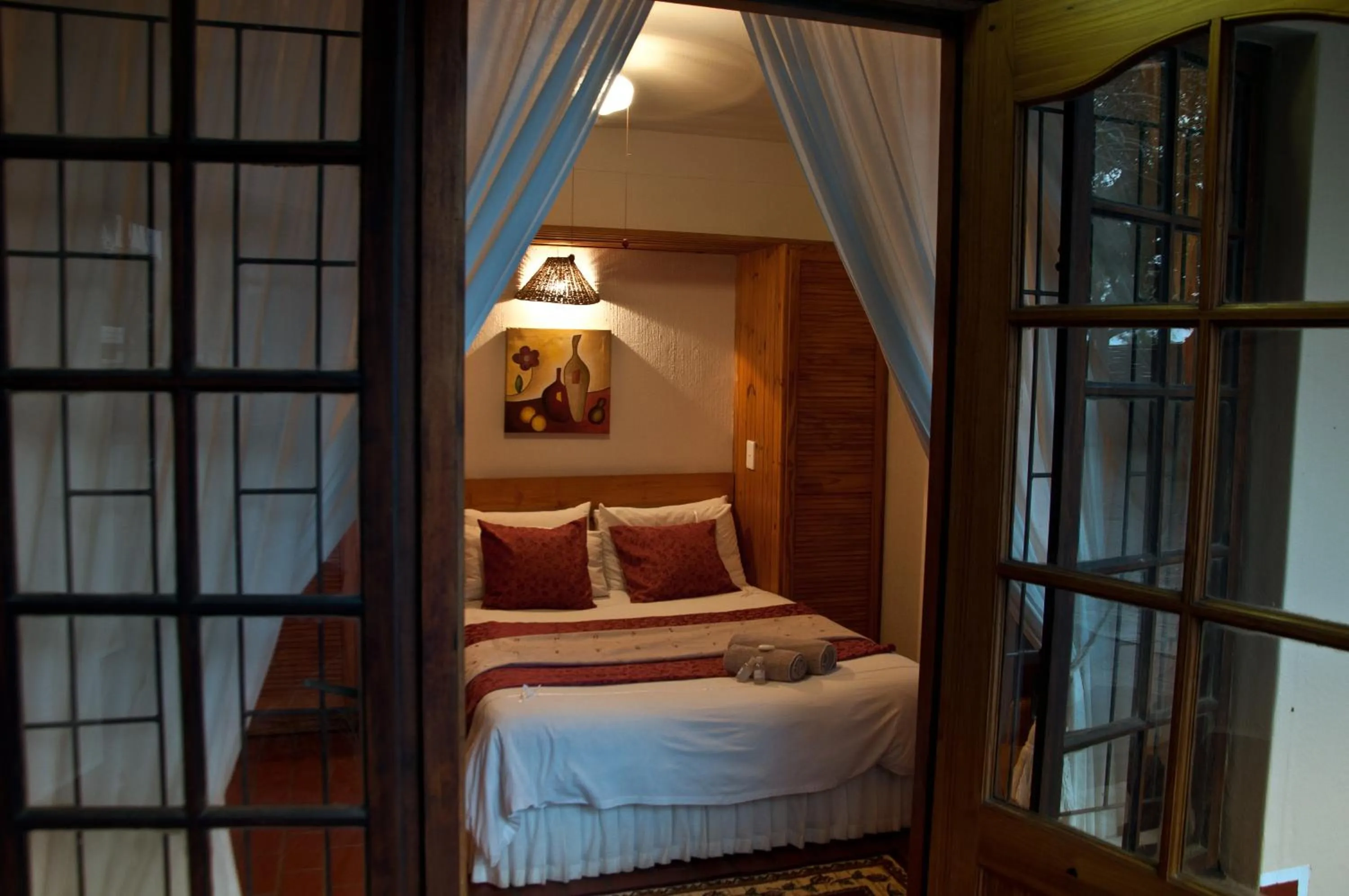 Bed in Woodpecker Inn