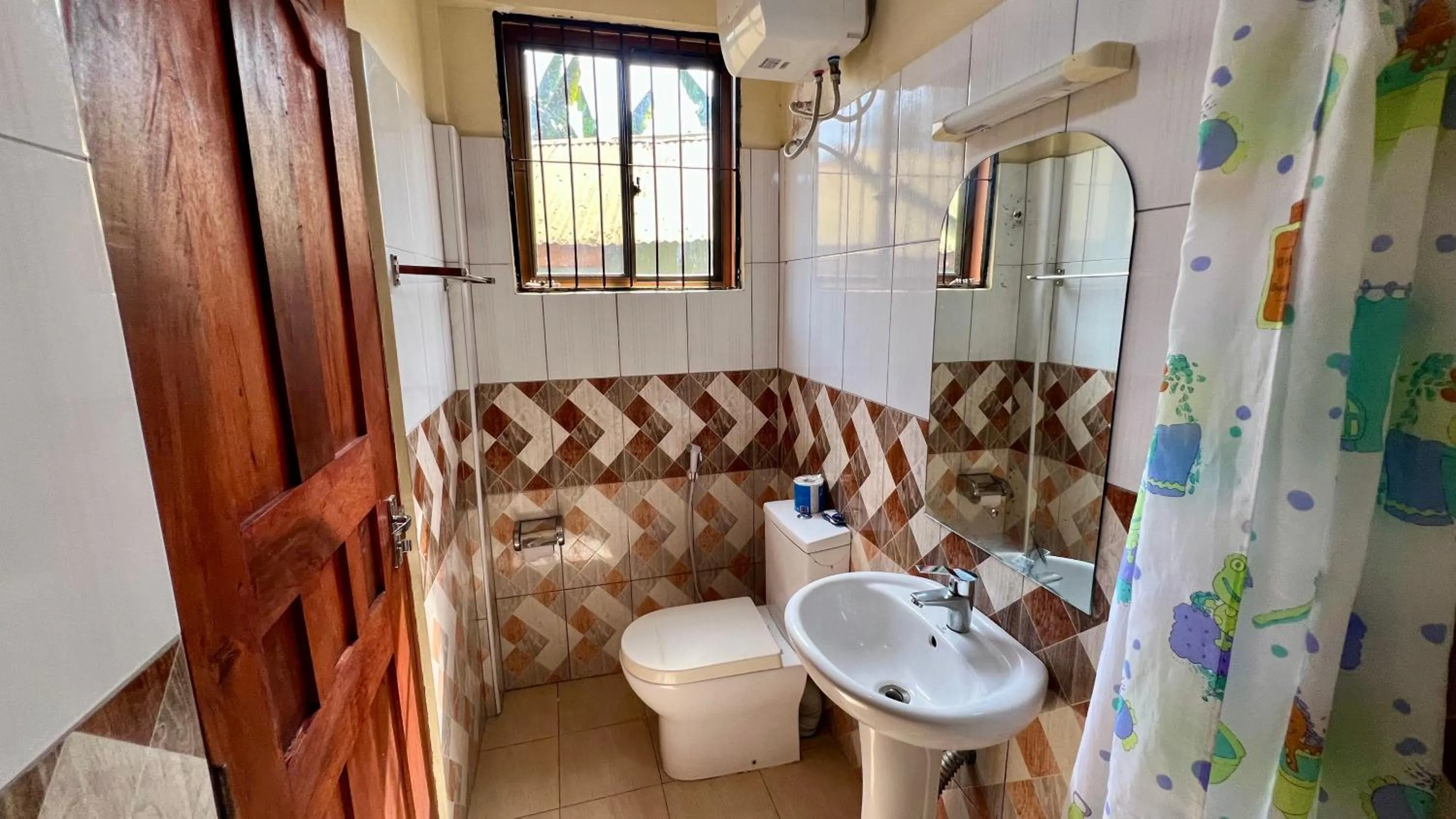 Toilet in Runako Hostel