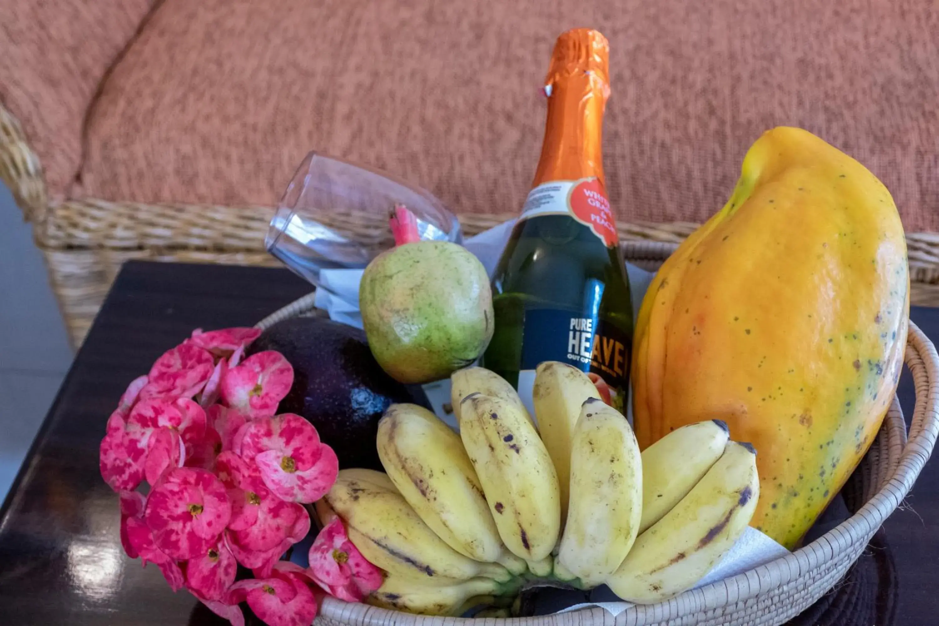 Food and drinks in Runako Hostel Food and drinks in Runako Hostel