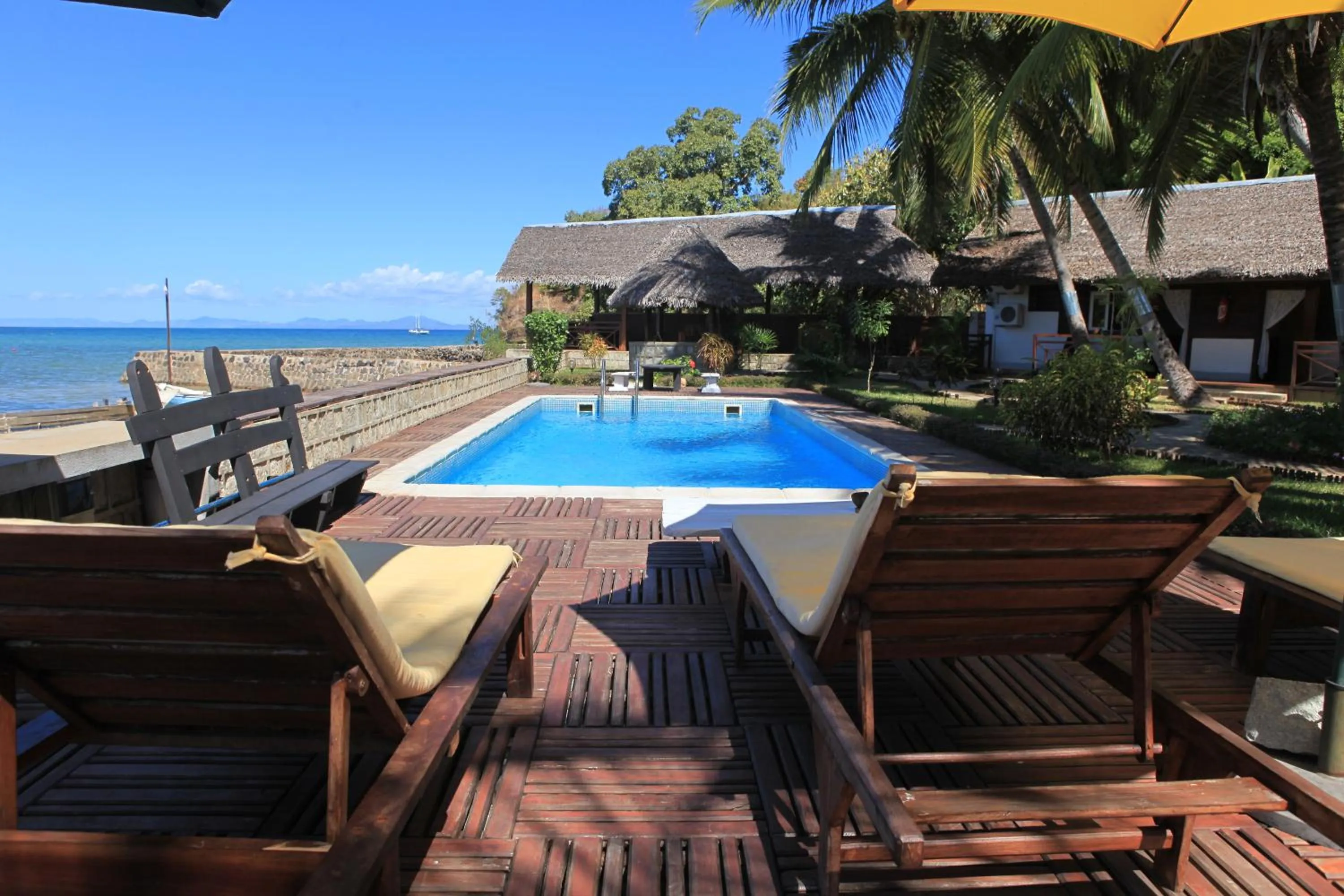 Pool view in Ylang hôtel