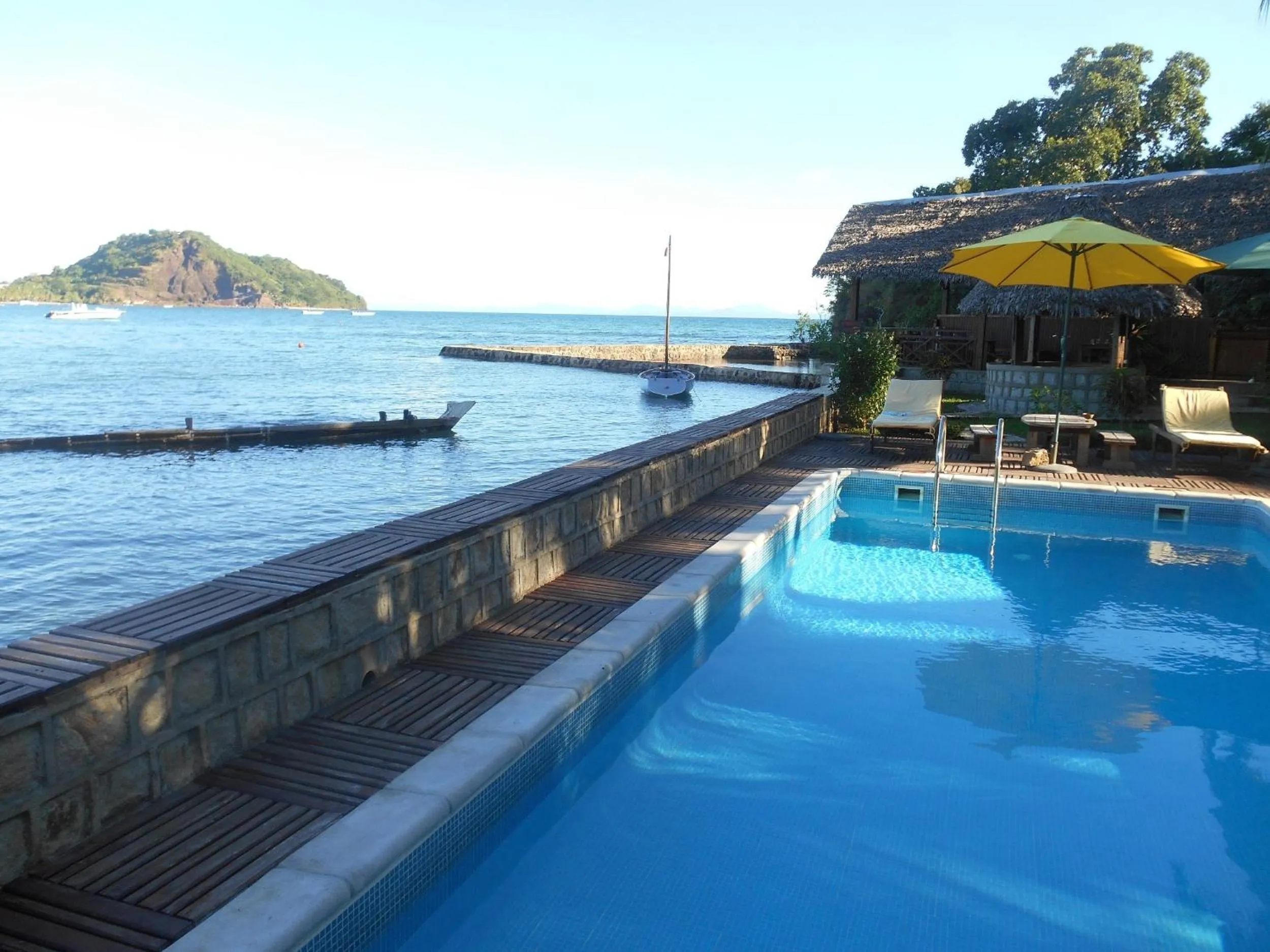 Pool view in Ylang hôtel