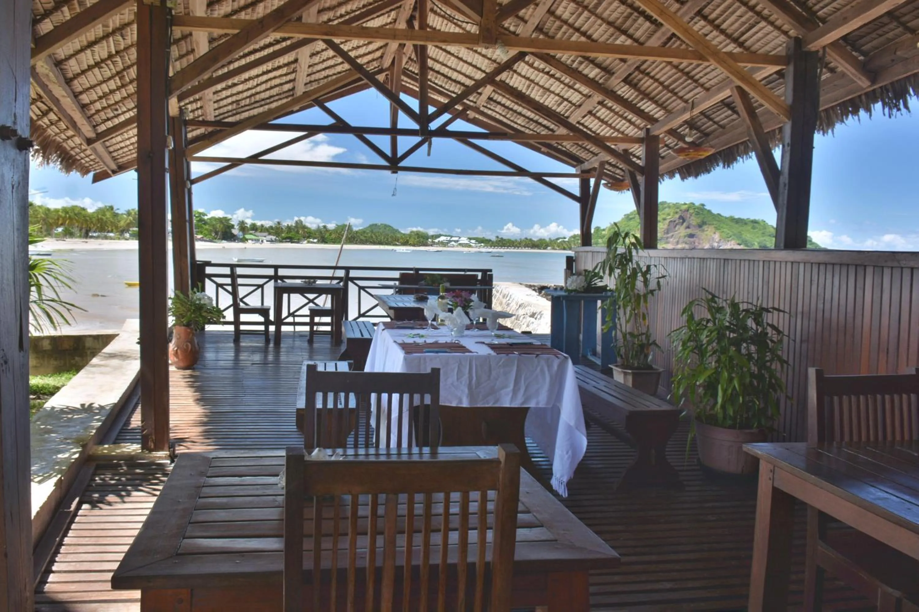 Restaurant/places to eat in Ylang hôtel