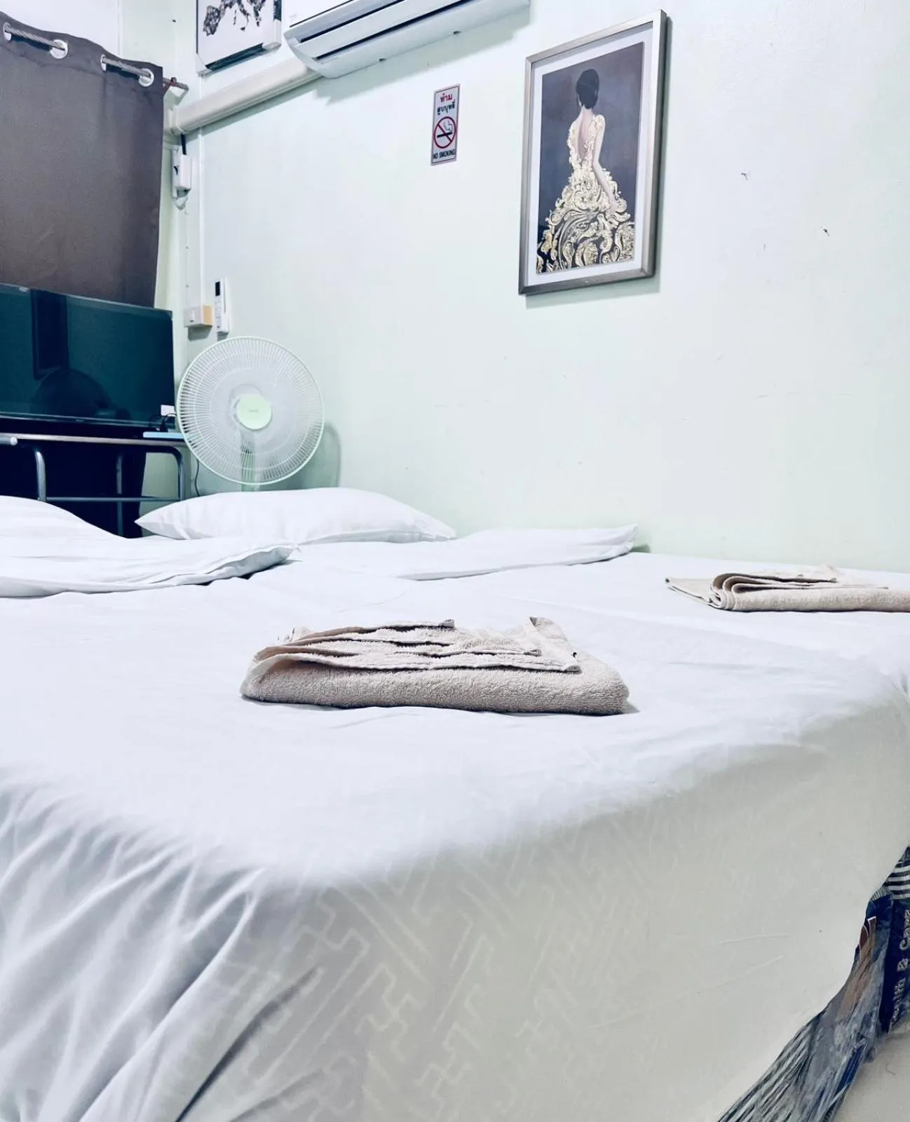 Bed in BLUE PEARL SHORE