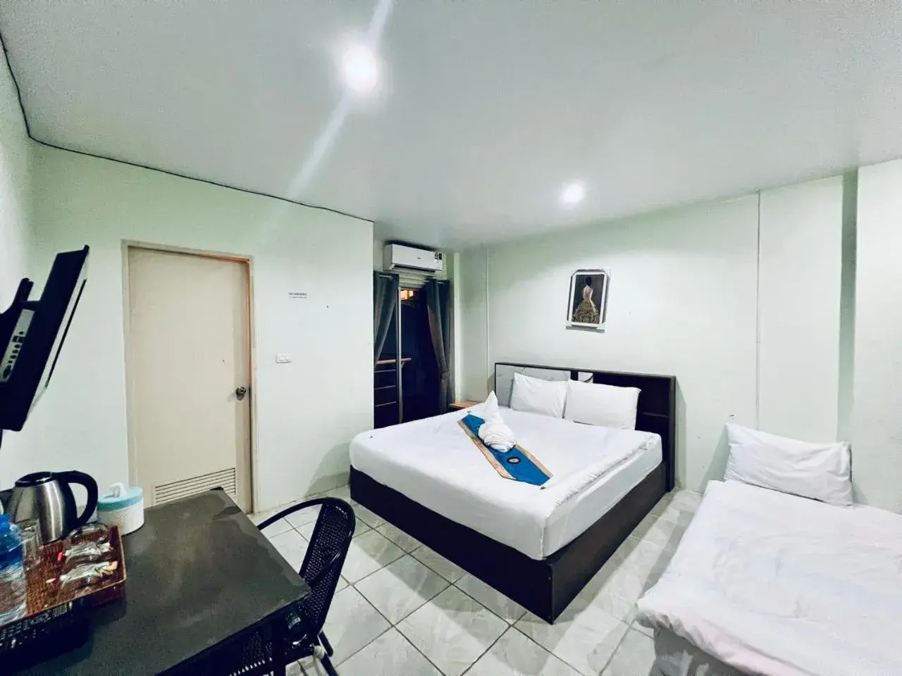 Bed in BLUE PEARL SHORE Bed in BLUE PEARL SHORE