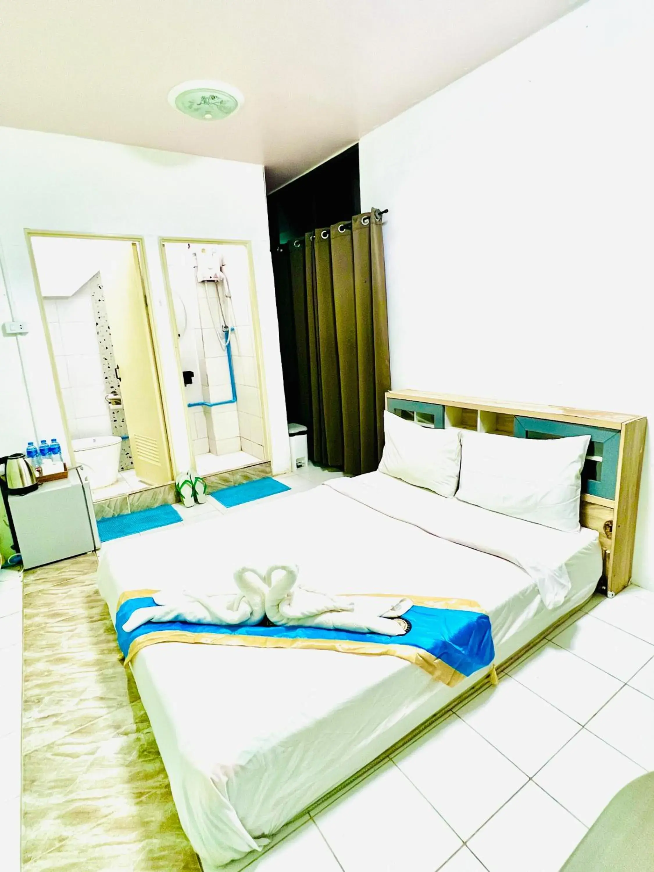 Bed in BLUE PEARL SHORE Bed in BLUE PEARL SHORE