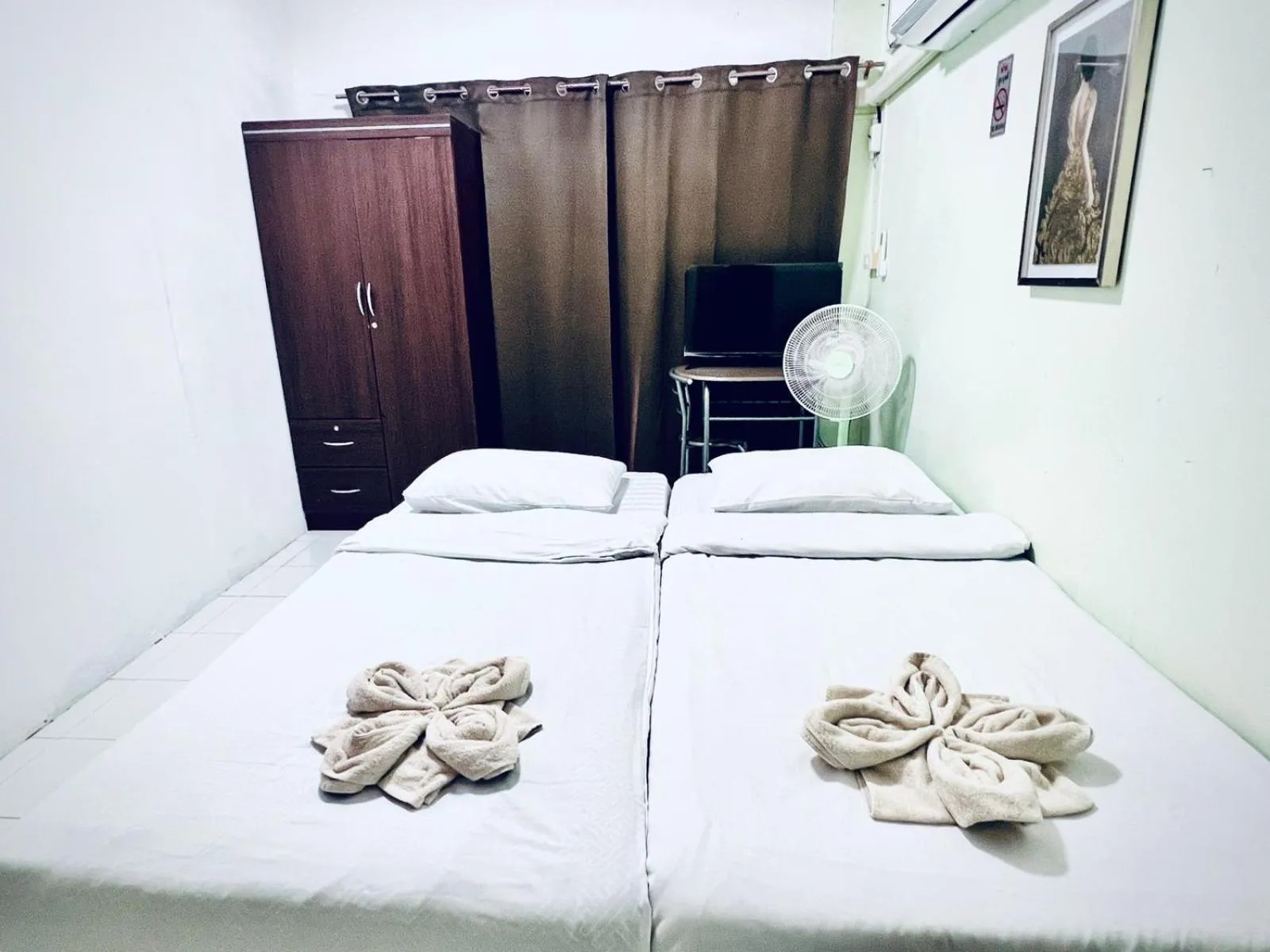 Bed in BLUE PEARL SHORE