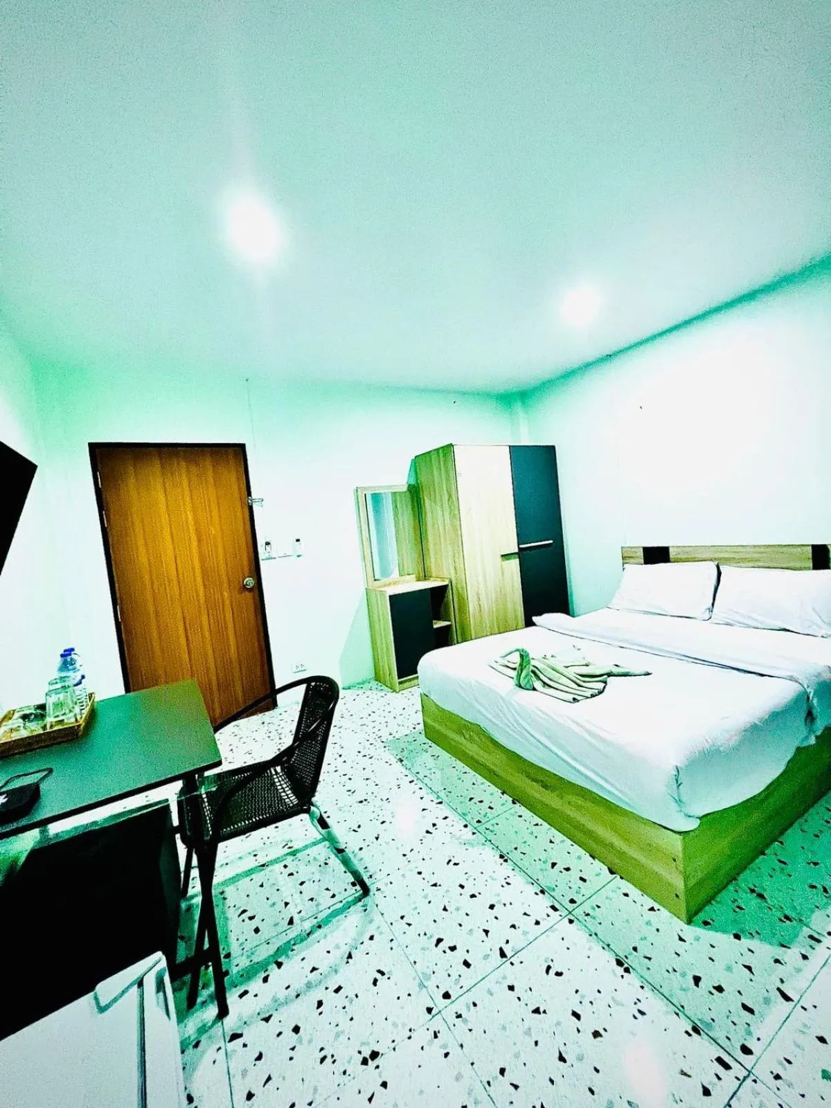 Bed in BLUE PEARL SHORE