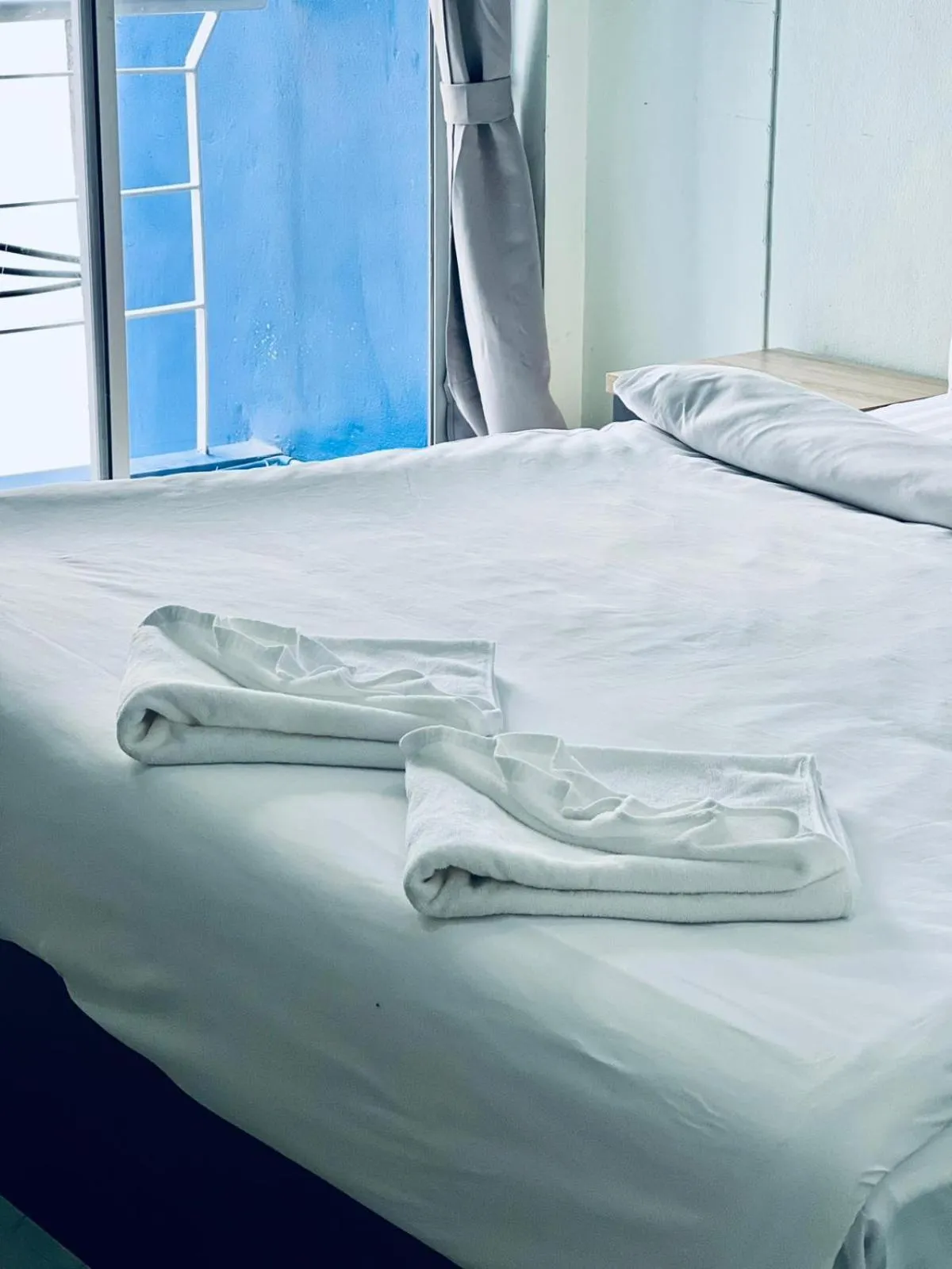 Bed in BLUE PEARL SHORE