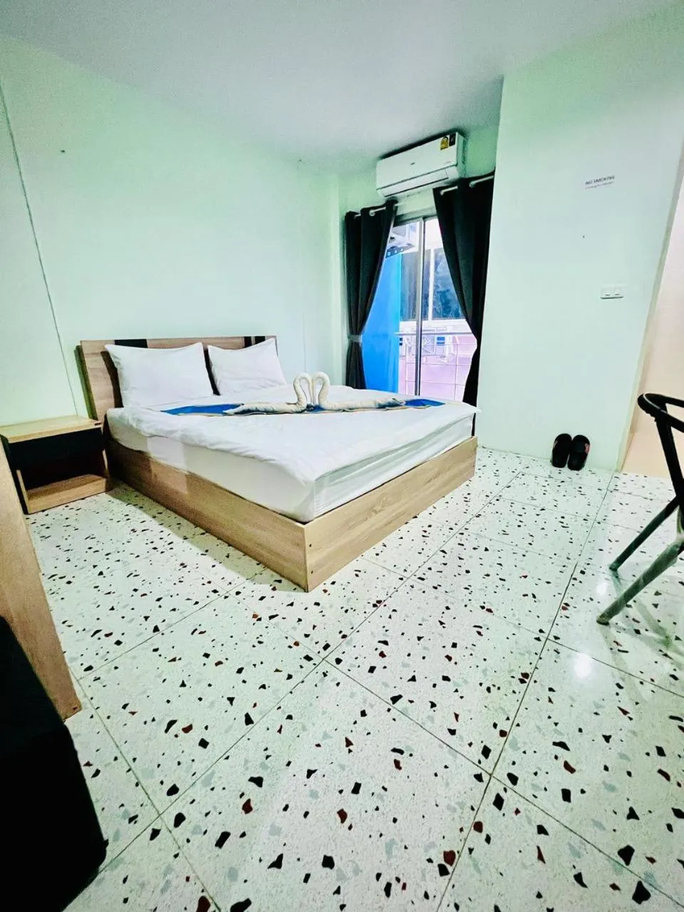 Photo of the whole room, Bed in BLUE PEARL SHORE