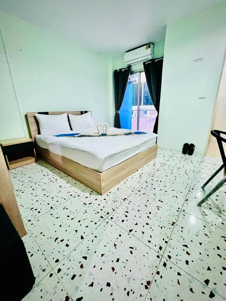 Photo of the whole room, Bed in BLUE PEARL SHORE Photo of the whole room, Bed in BLUE PEARL SHORE