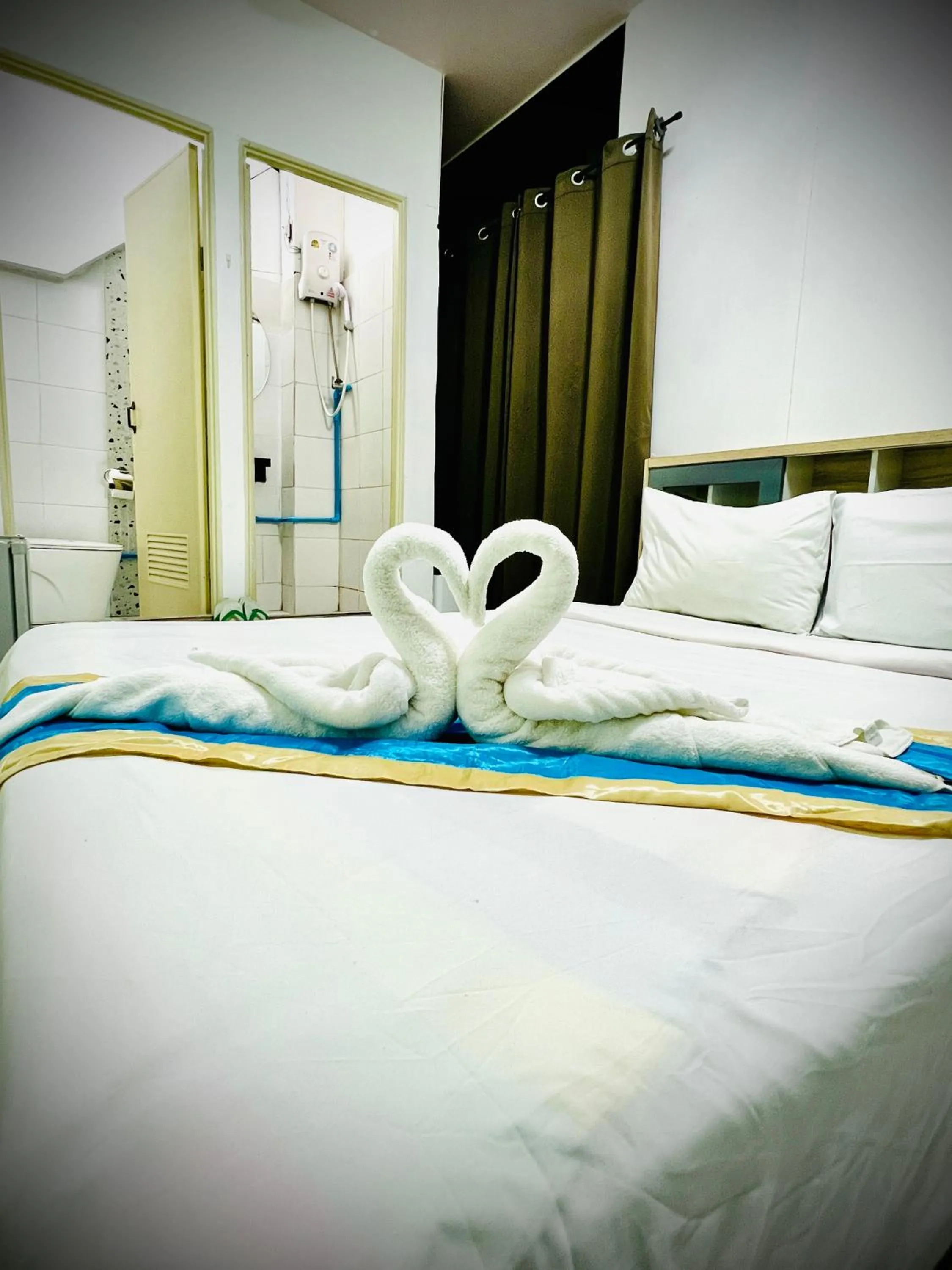 Bed in BLUE PEARL SHORE