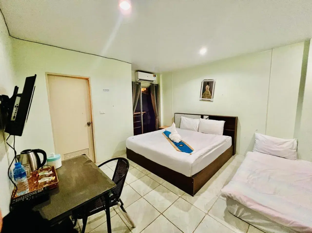 Bed in BLUE PEARL SHORE Bed in BLUE PEARL SHORE