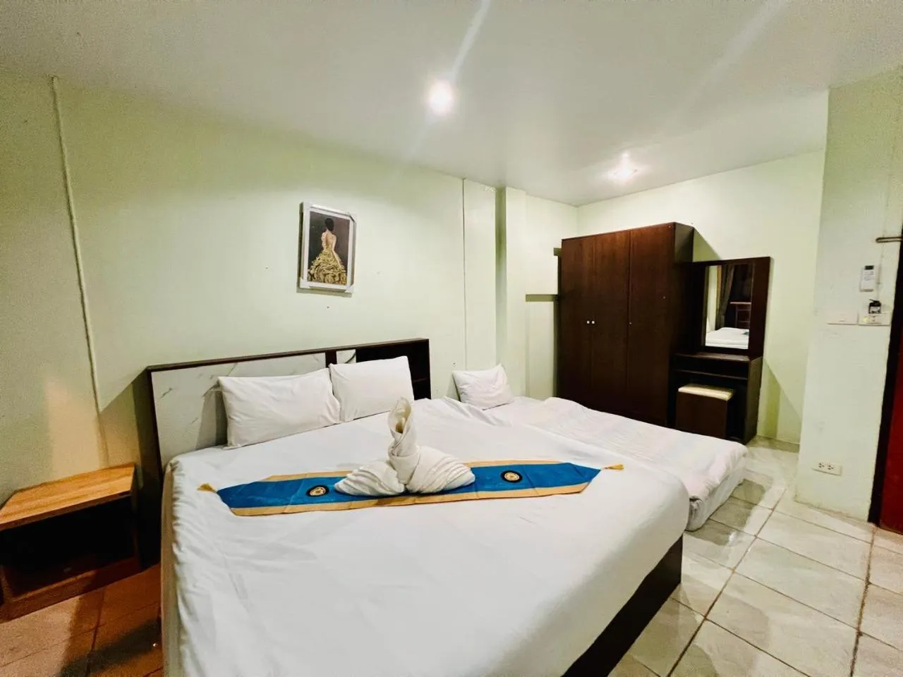 Bed in BLUE PEARL SHORE