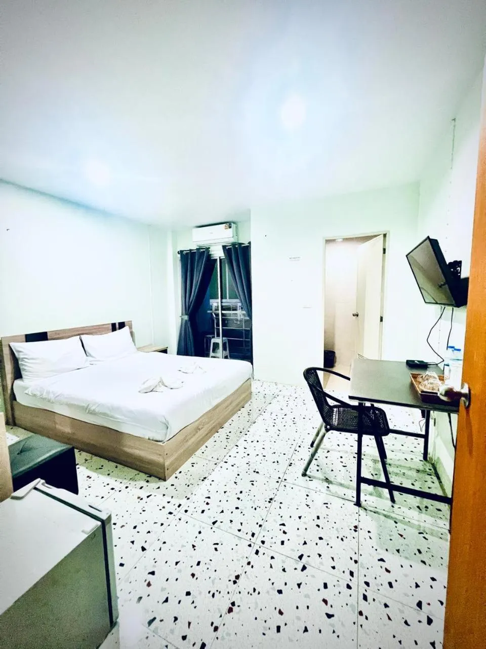 Bed in BLUE PEARL SHORE