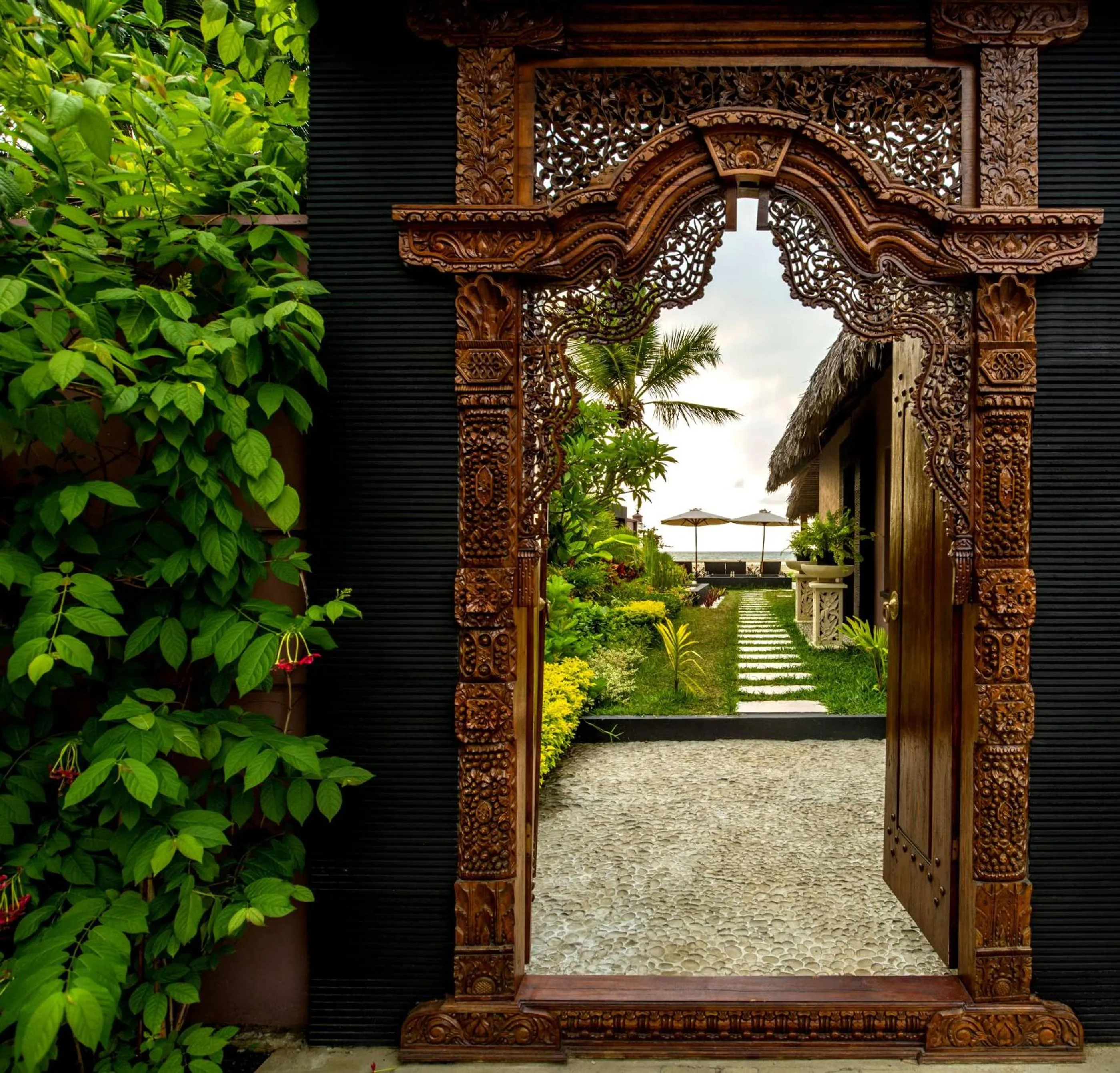 Luxury Sakina Villa - Beachfront