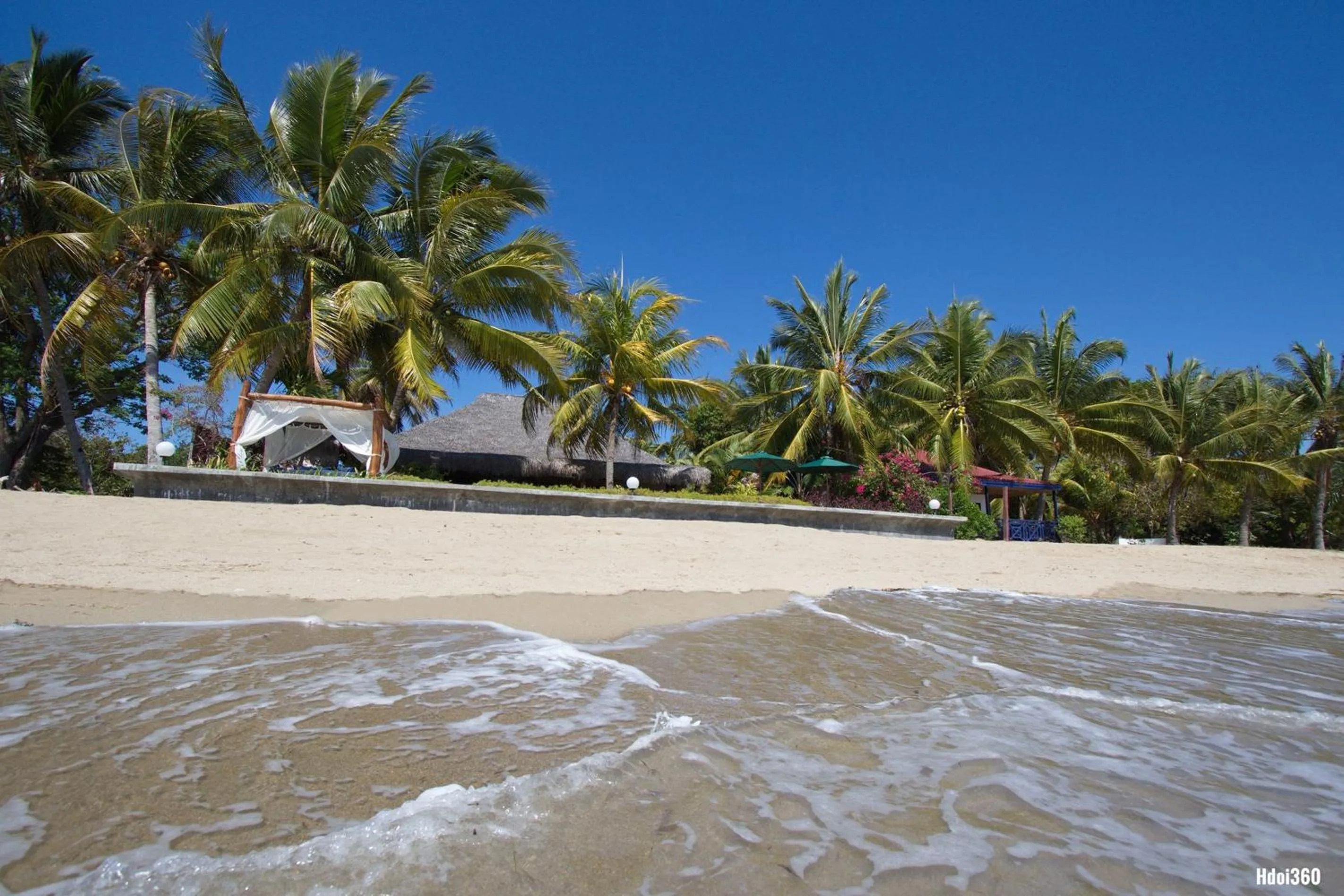 Luxury Sakina Villa - Beachfront