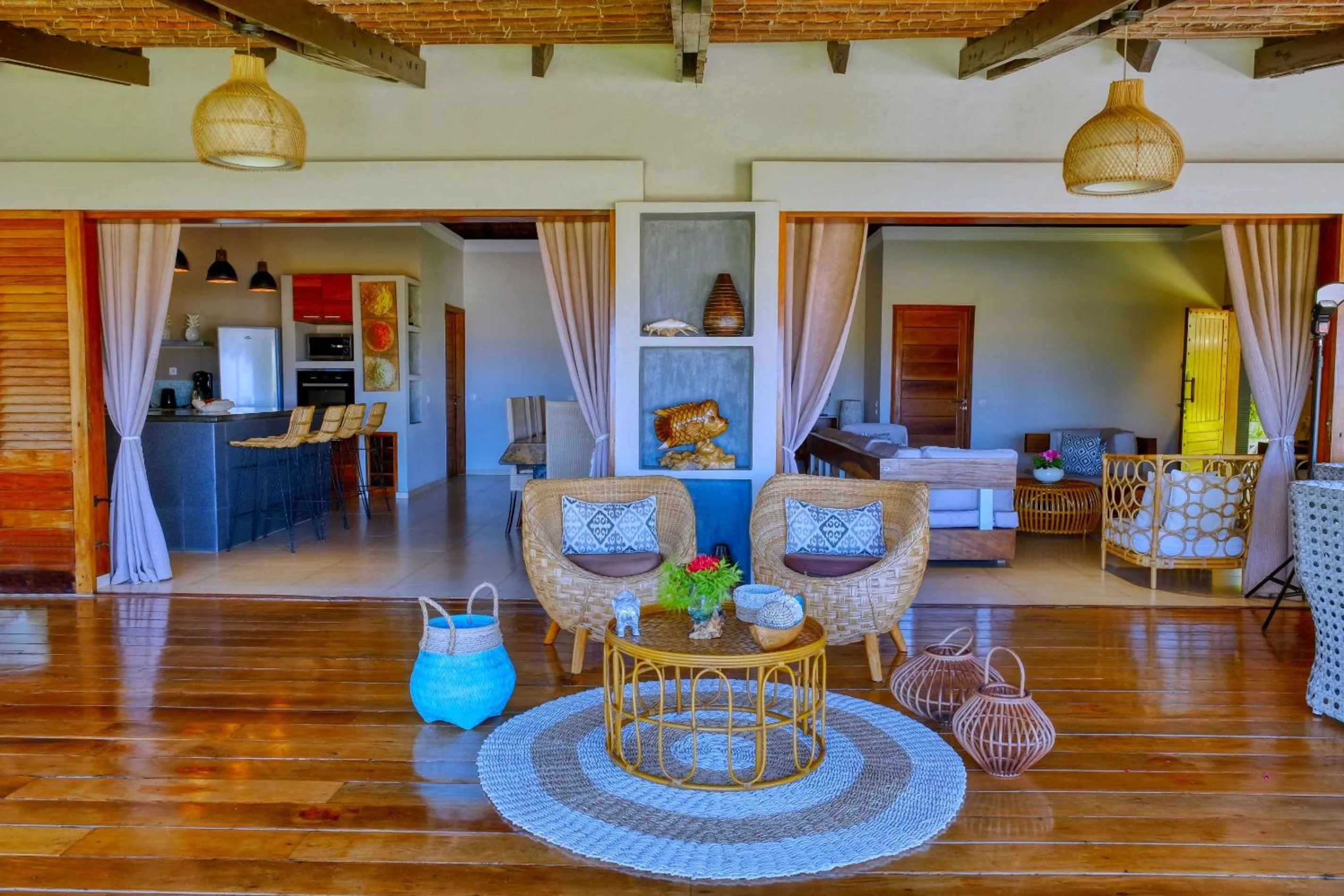 Luxury Sakina Villa - Beachfront