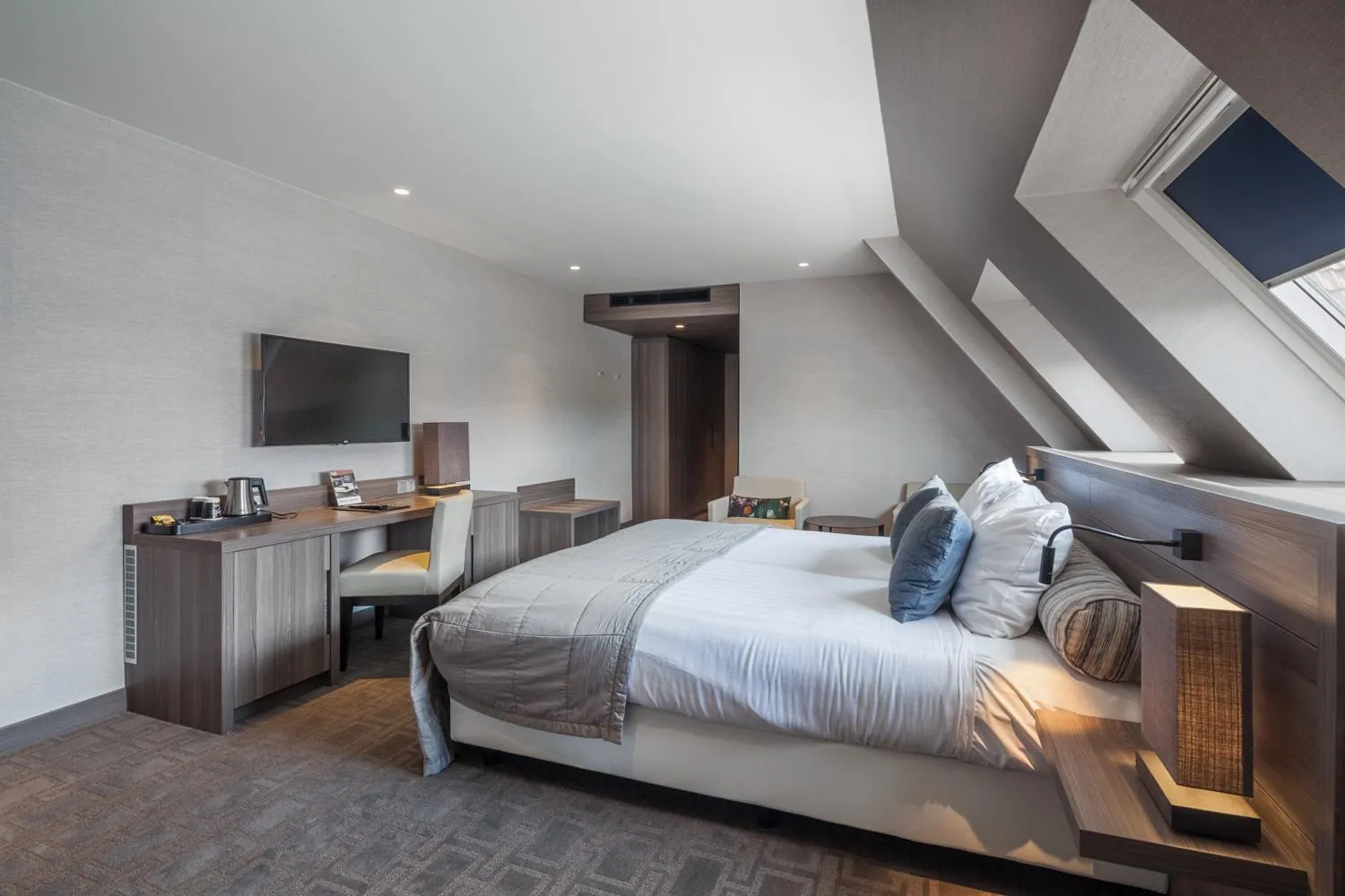 TV and multimedia, Bed in Van der Valk Hotel Hengelo