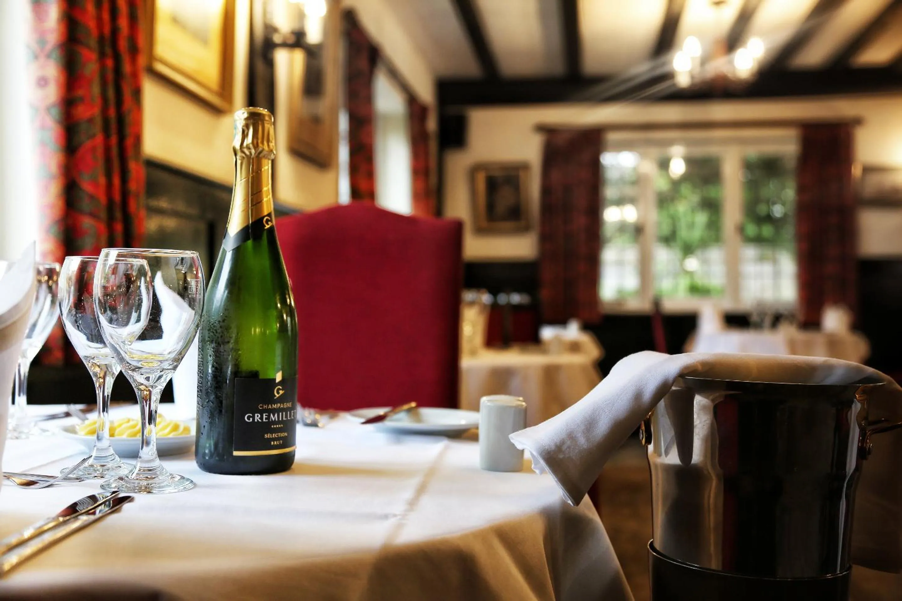 Restaurant/places to eat in The Brickwall Hotel