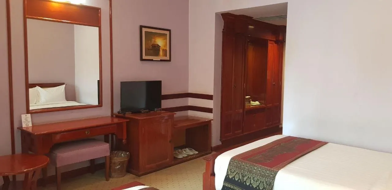 Bed in Ree Mohasambath Hotel & Resort