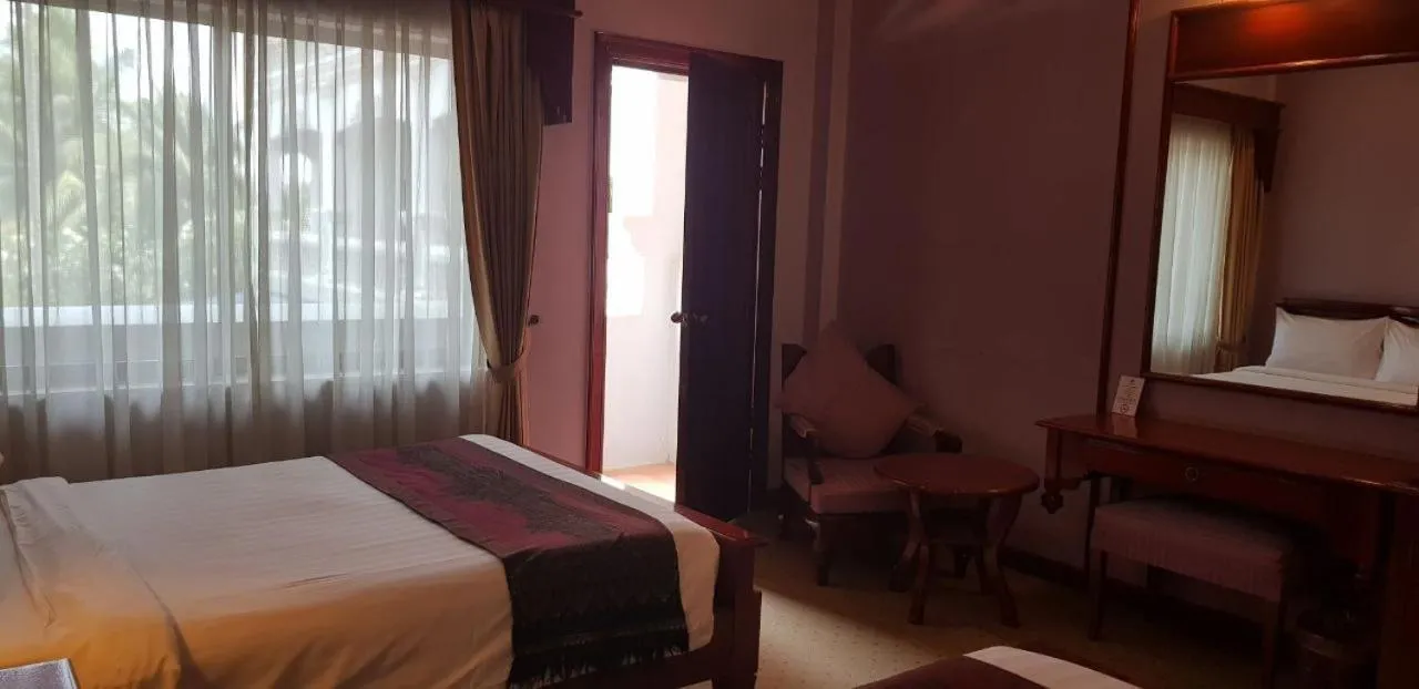 Bed in Ree Mohasambath Hotel & Resort