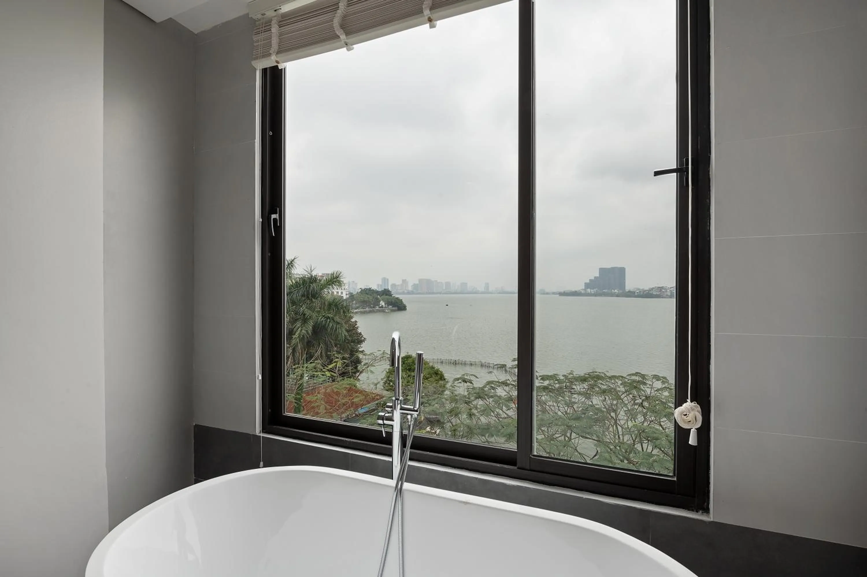 Natural landscape in Lakeview Residence Hotel