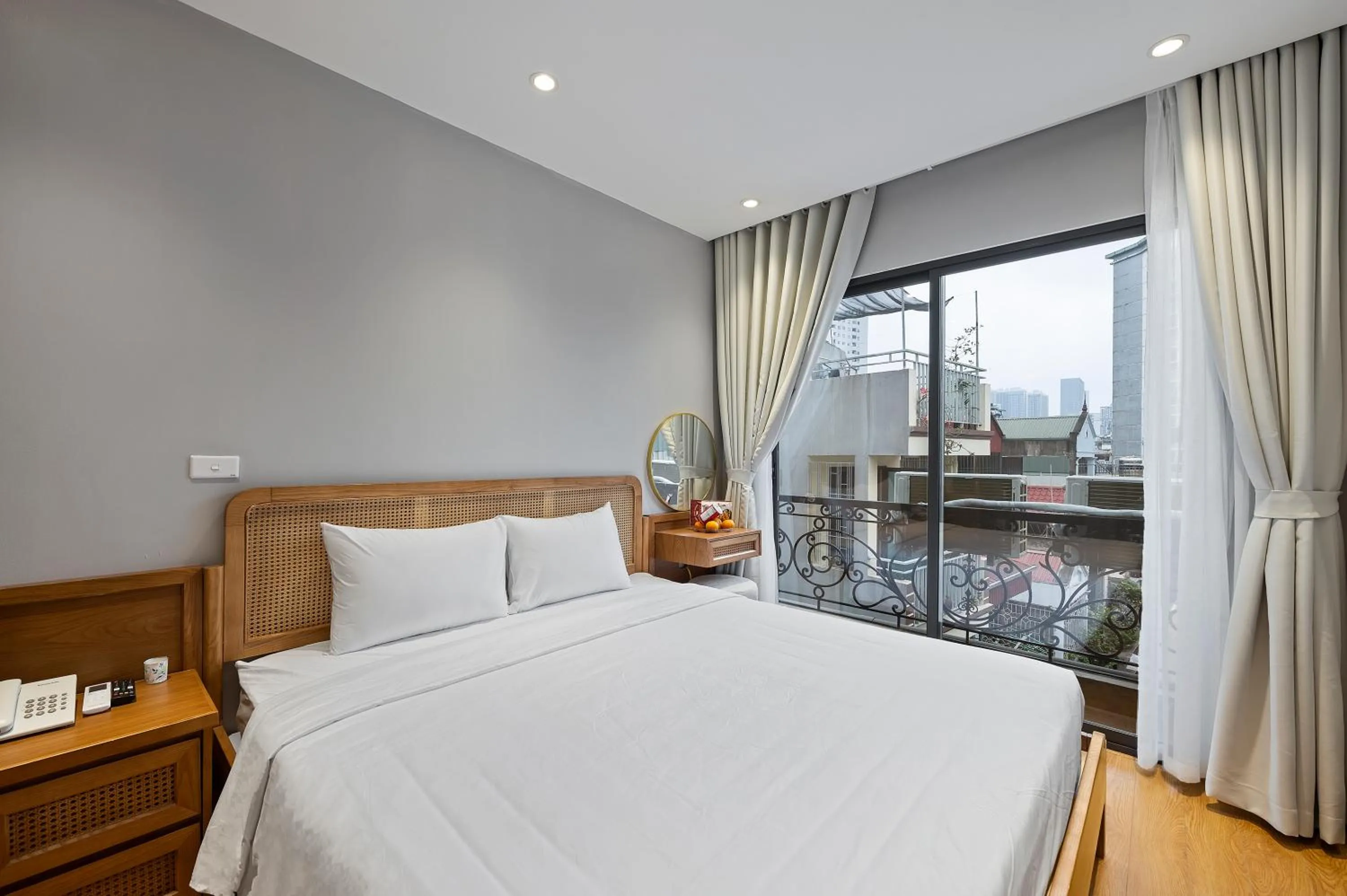 Bed in Lakeview Residence Hotel