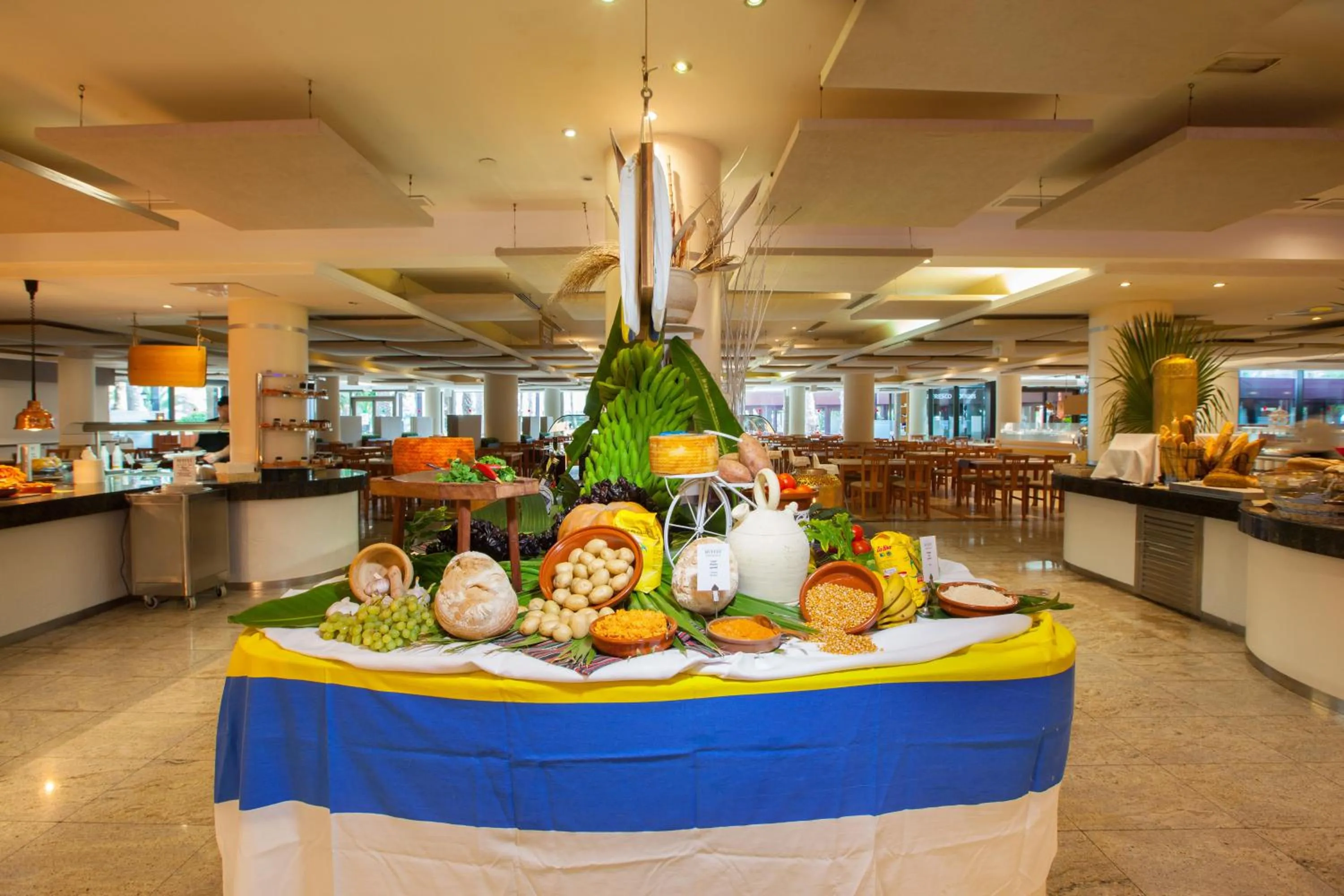 Restaurant/places to eat in Grupotel Las Pitas