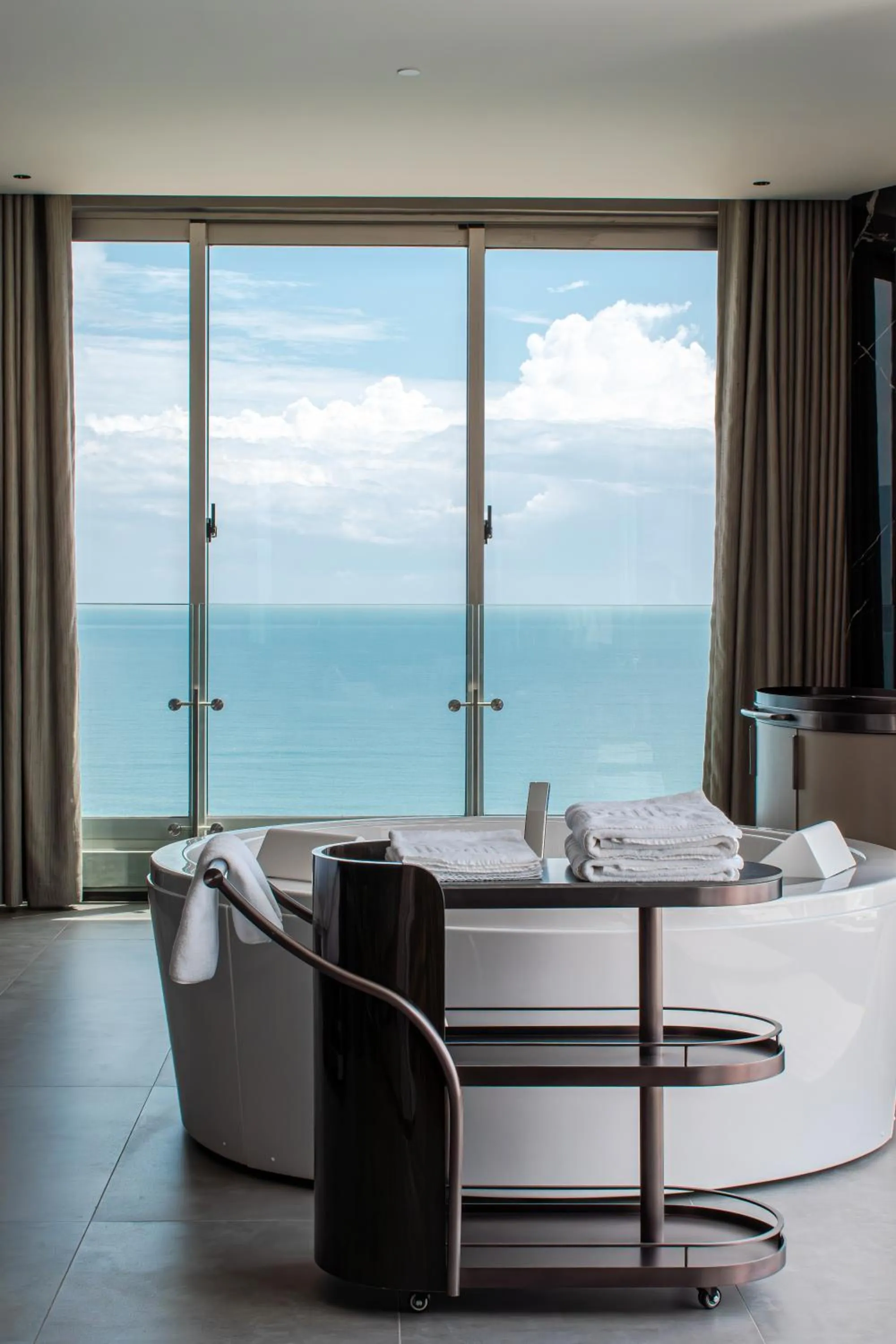 Bath in M Hotel Danang