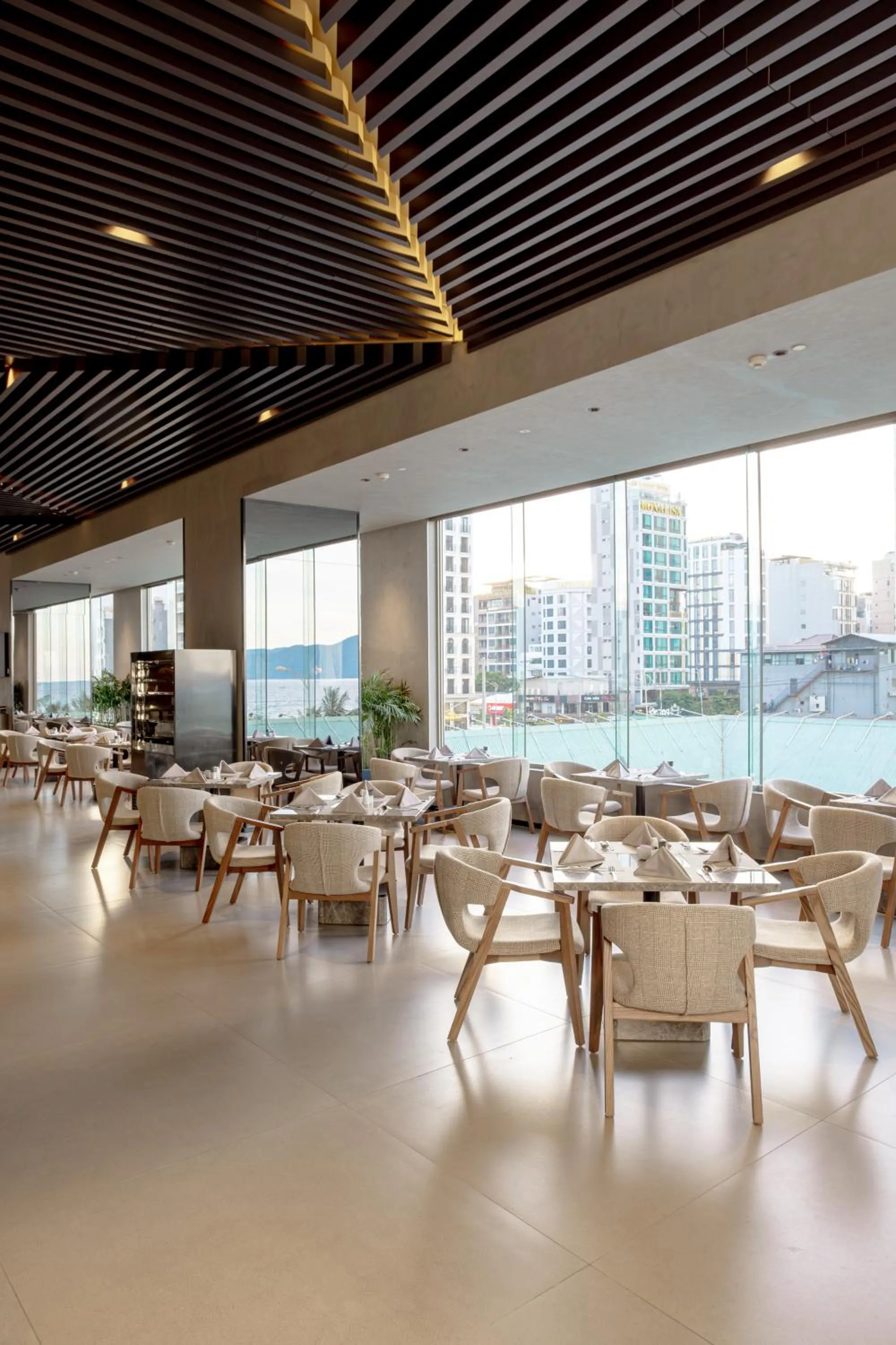 Restaurant/places to eat in M Hotel Danang