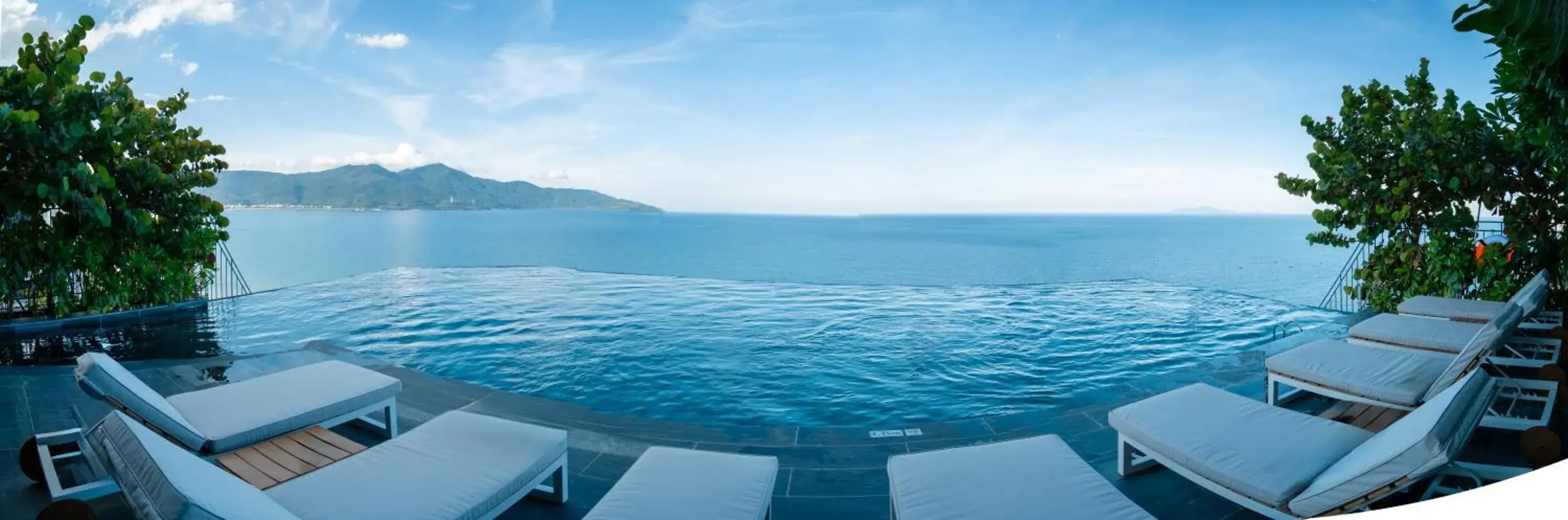 Swimming pool in M Hotel Danang Swimming pool in M Hotel Danang