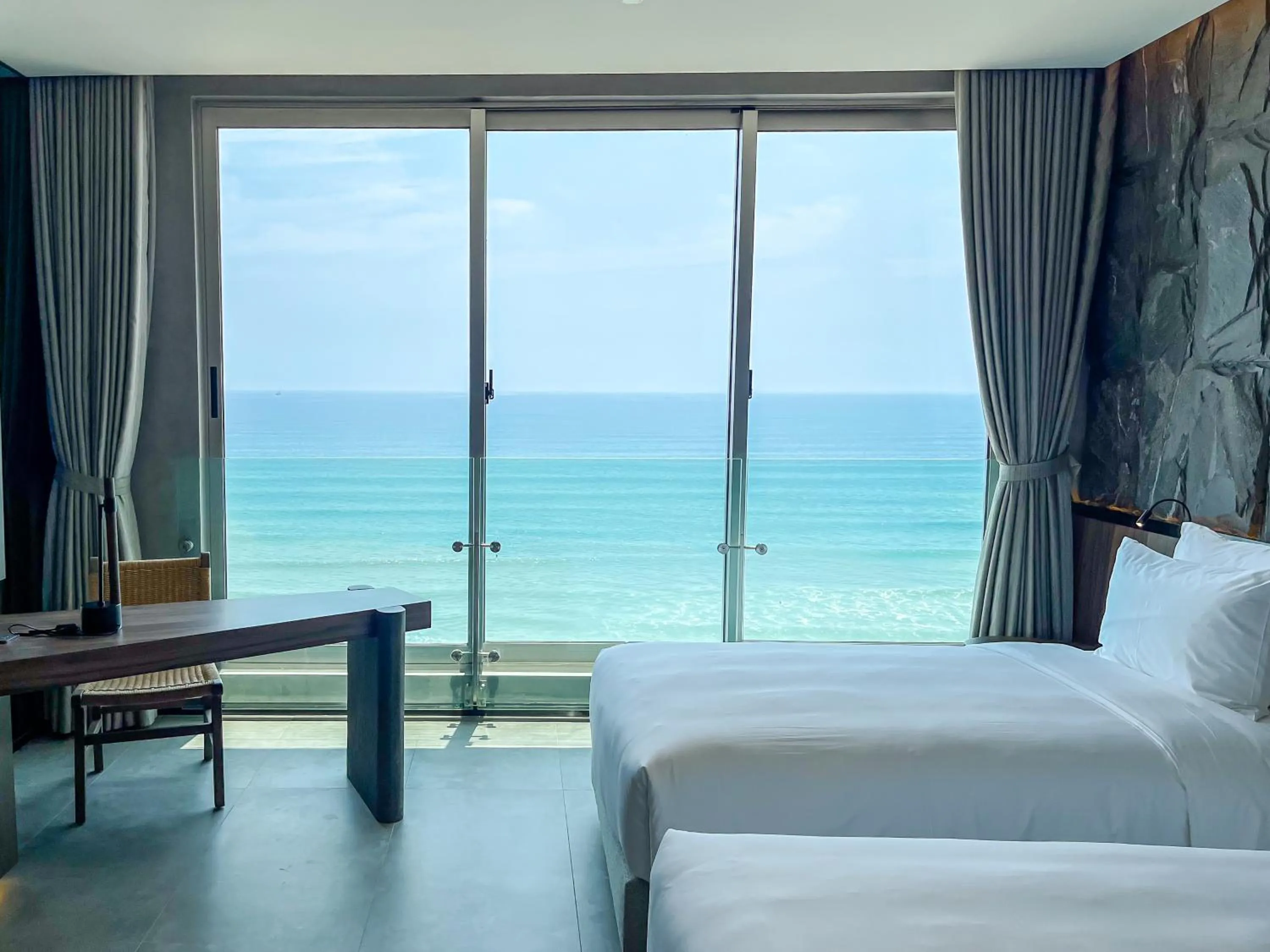Beach, Bed in M Hotel Danang