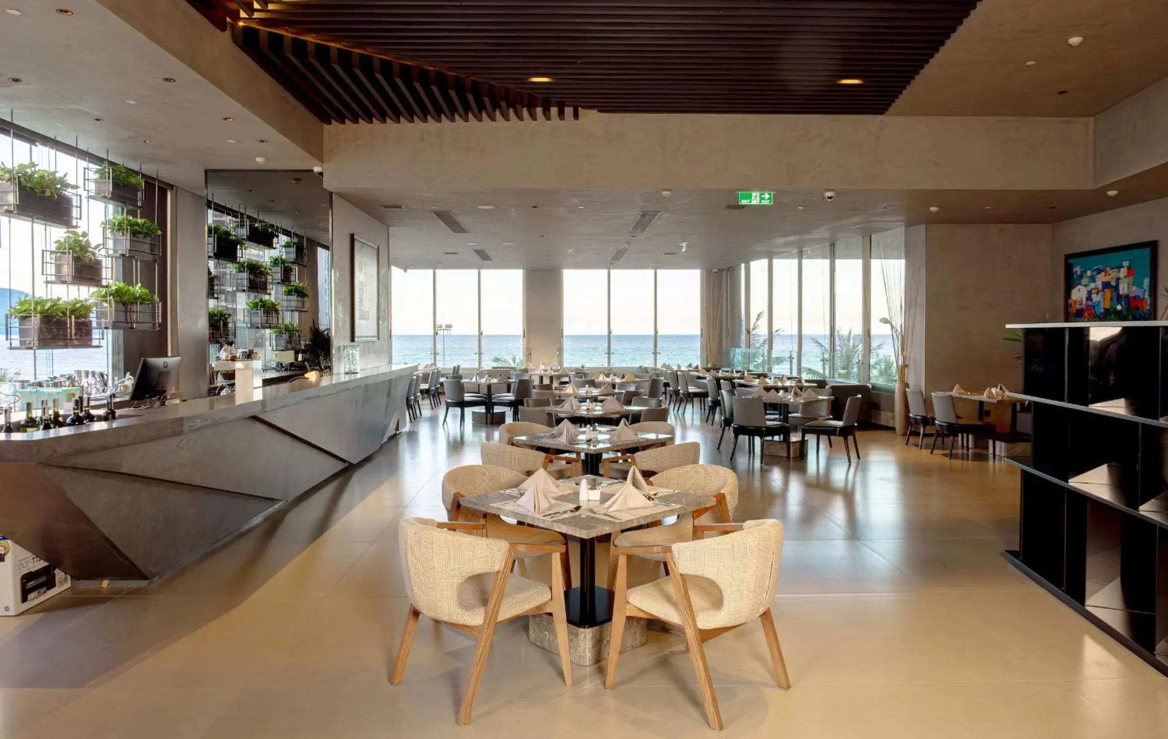 Restaurant/places to eat in M Hotel Danang Restaurant/places to eat in M Hotel Danang
