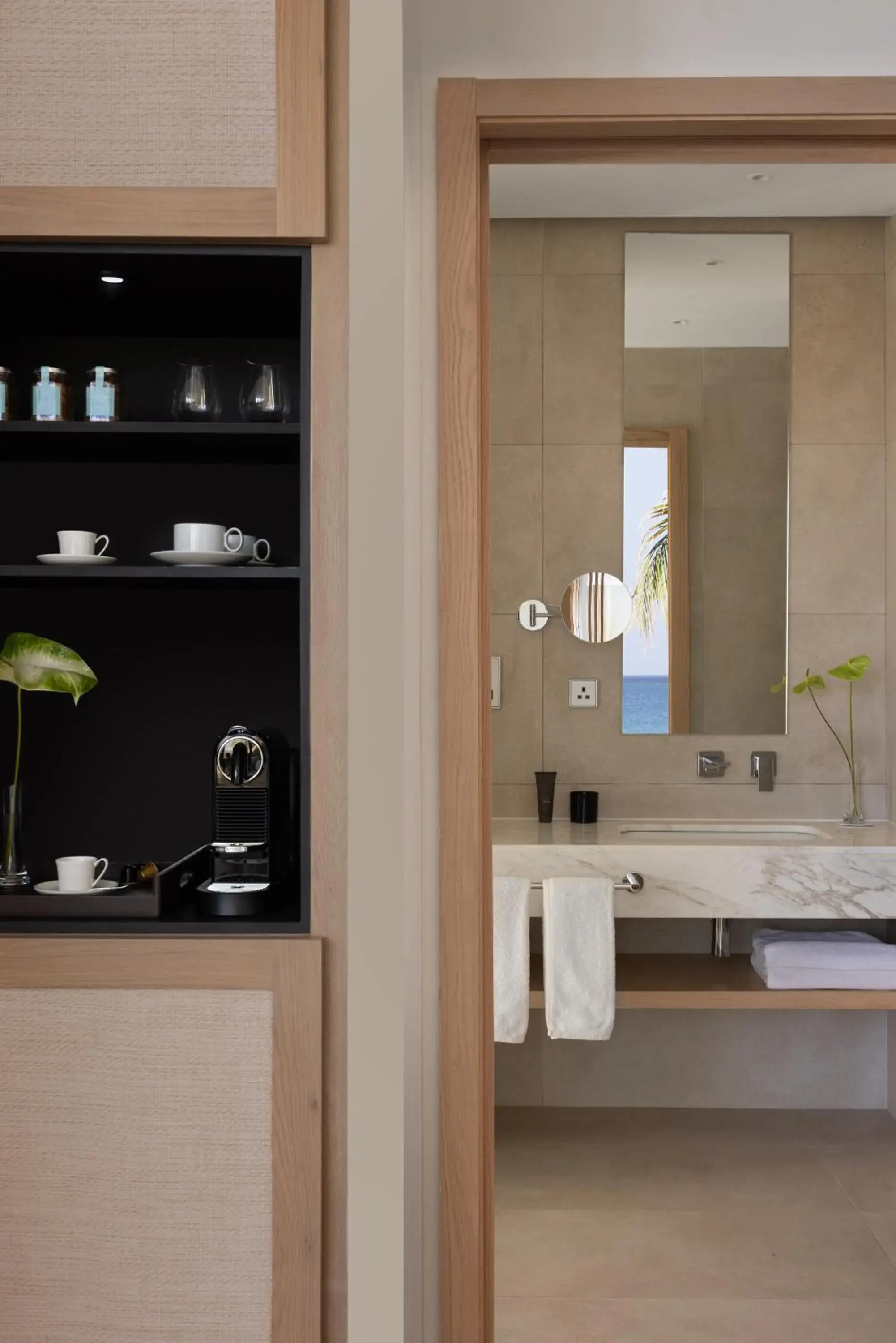 King Room with Sea View in Silversands Beach House Grenada King Room with Sea View in Silversands Beach House Grenada