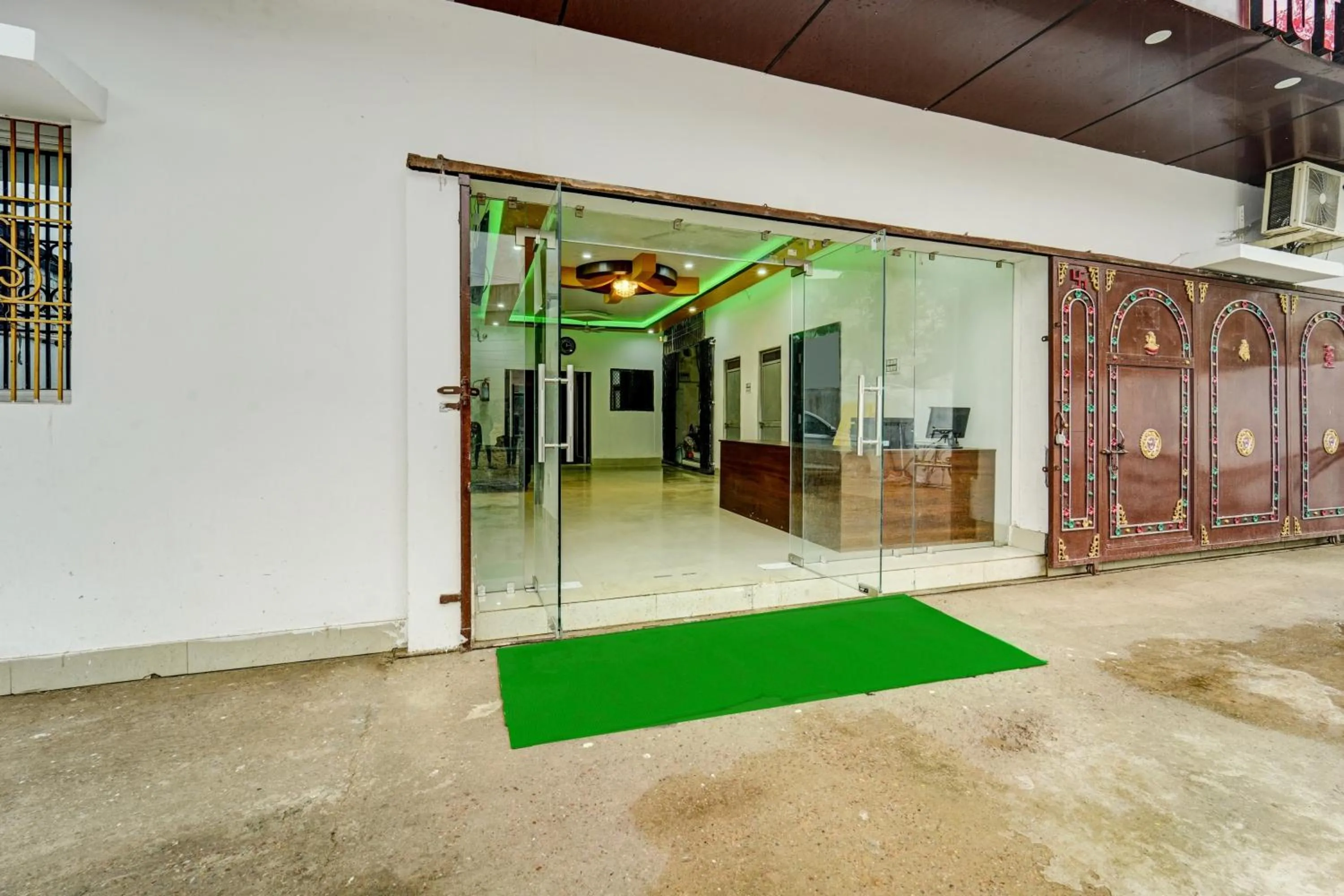 Facade/entrance in Super Hotel O Dev Laxmi Palace Hotel & Banquet