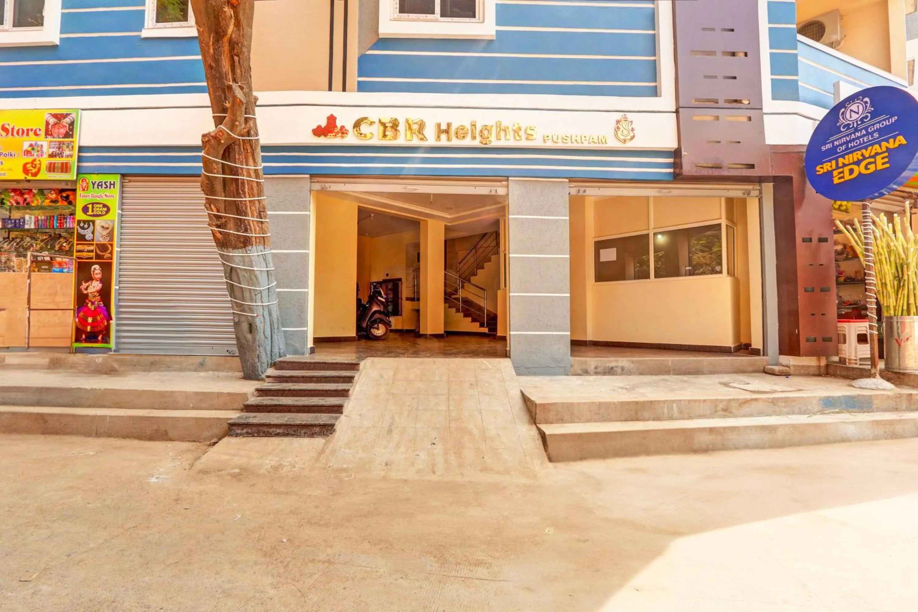 Facade/entrance in Super Collection O Sri Nirvana Edge