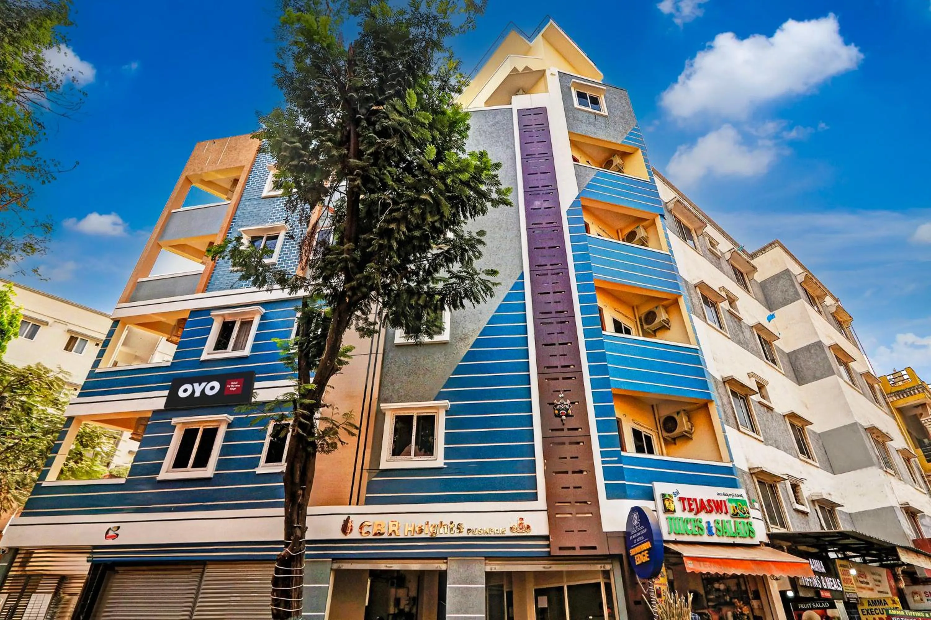 Facade/entrance in Super Collection O Sri Nirvana Edge