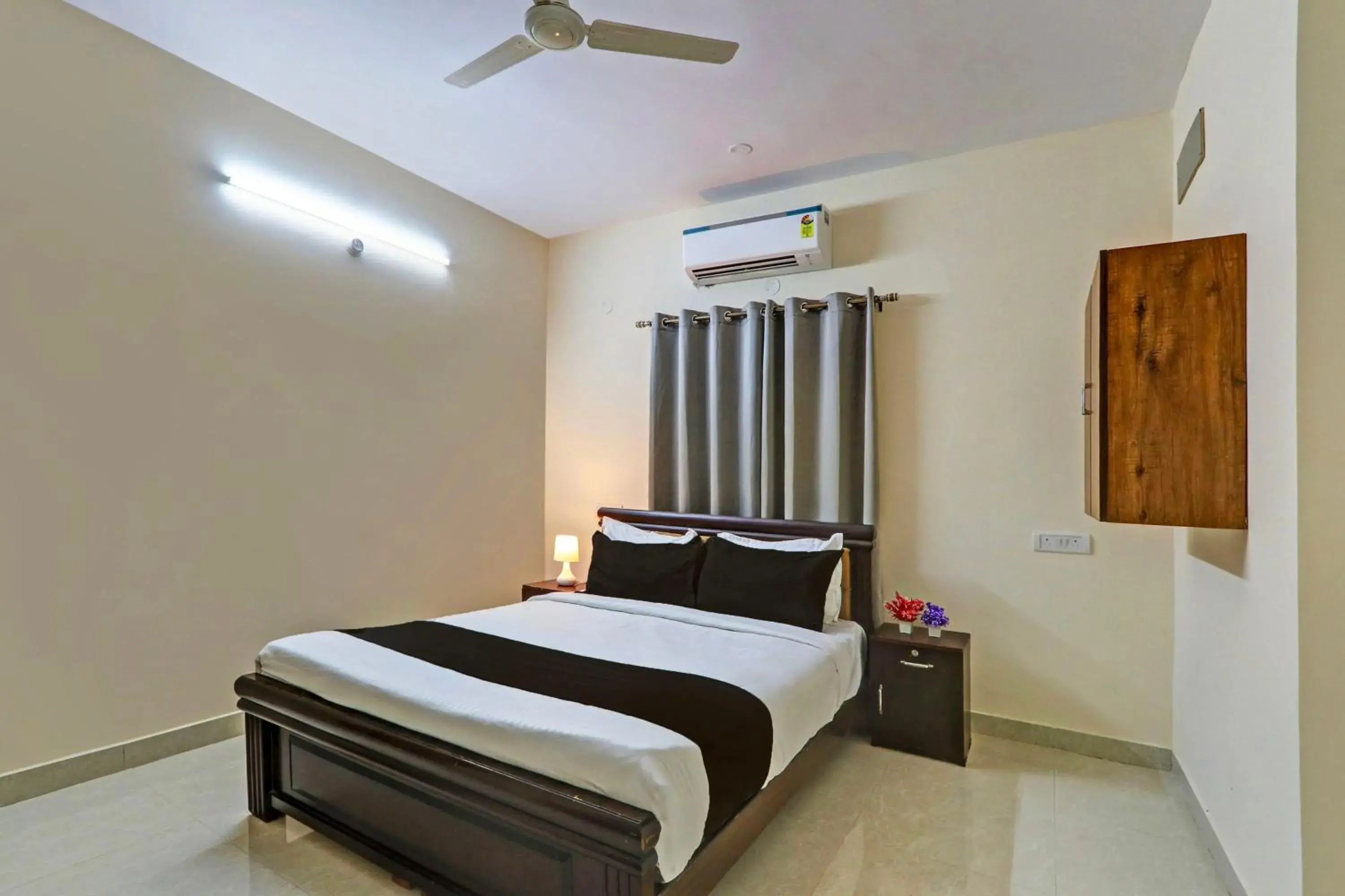 Bedroom, Bed in Super Collection O Sri Nirvana Edge Bedroom, Bed in Super Collection O Sri Nirvana Edge