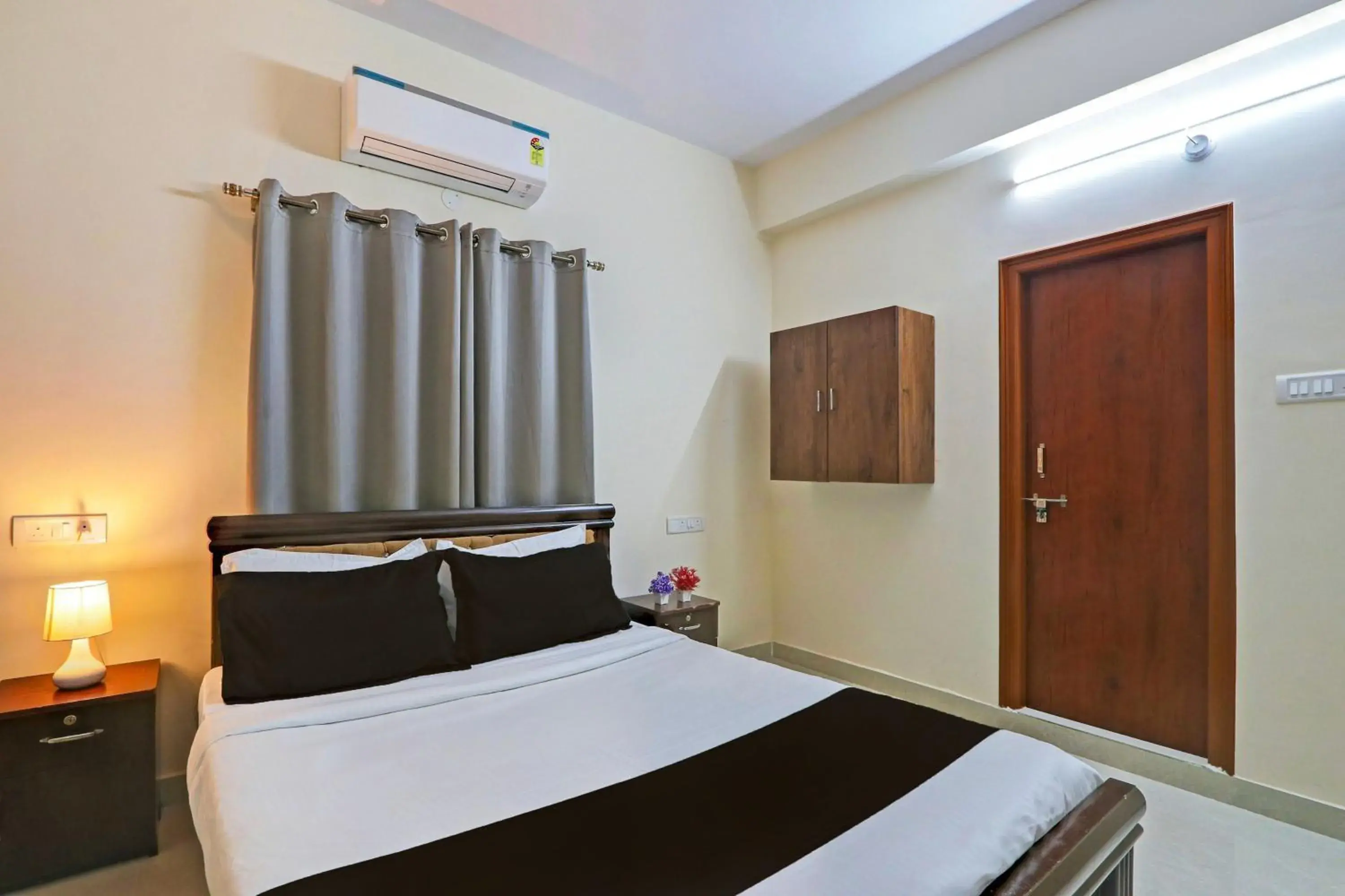 Bedroom, Bed in Super Collection O Sri Nirvana Edge Bedroom, Bed in Super Collection O Sri Nirvana Edge