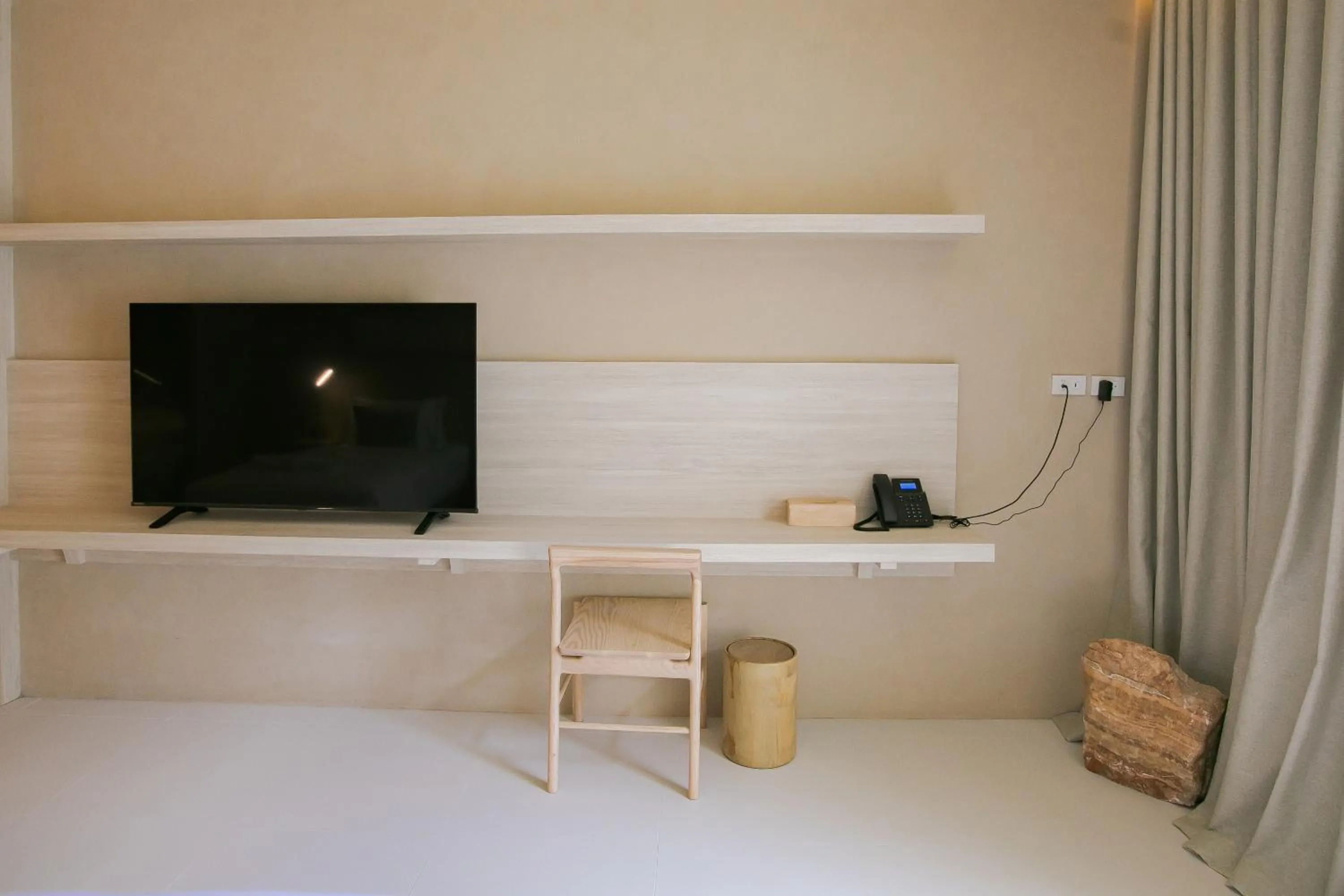 TV and multimedia in Navakiri Boutique Resort Satun