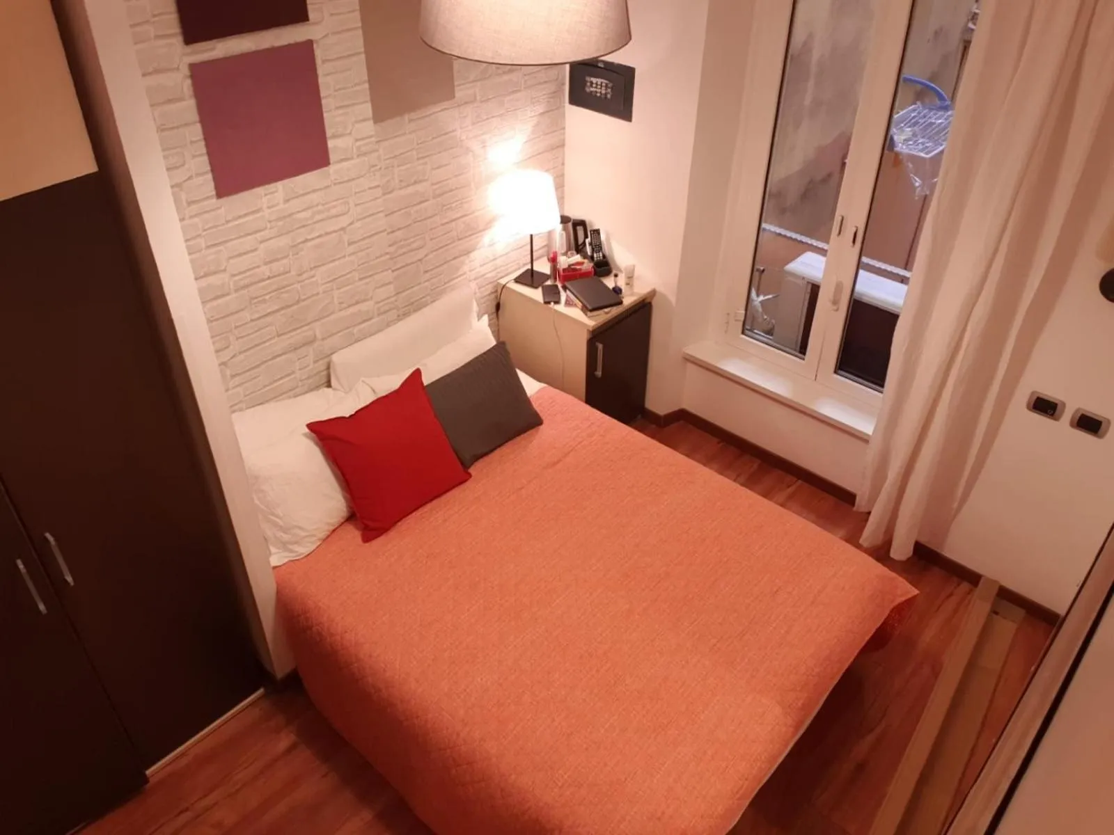 Bed in 111 ColaDiRienzo Rooms - by AD Roma