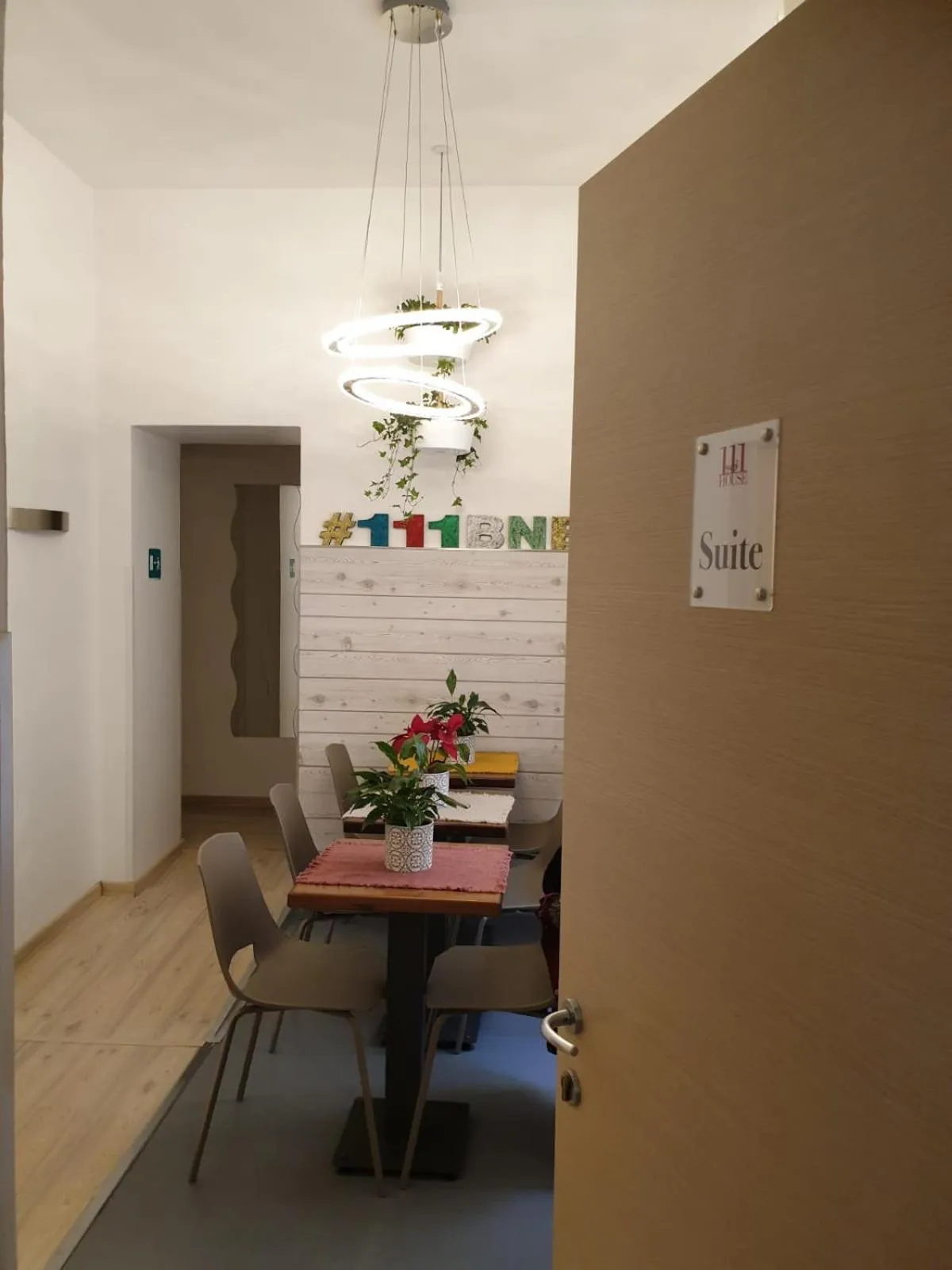 Dining area in 111 ColaDiRienzo Rooms - by AD Roma