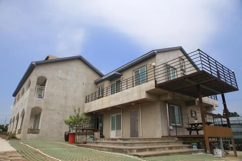 Sanbangsan Hot Spring Pension