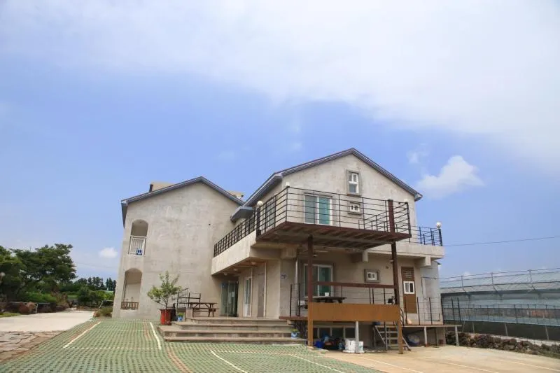 Sanbangsan Hot Spring Pension