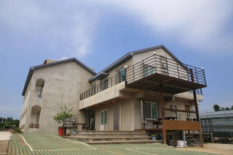 Sanbangsan Hot Spring Pension