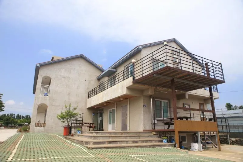 Sanbangsan Hot Spring Pension