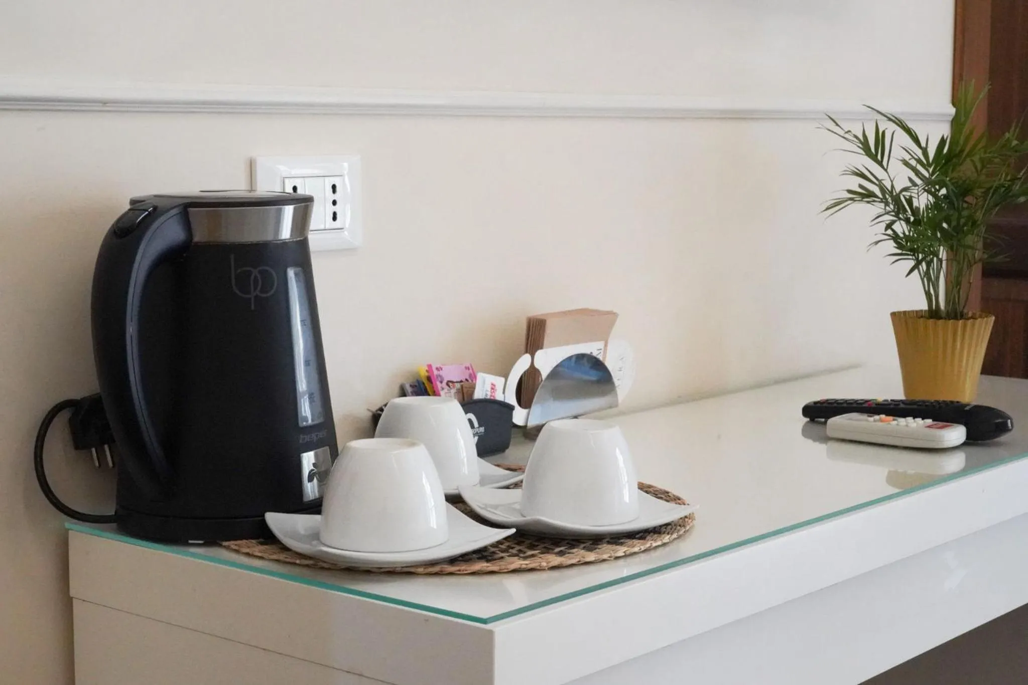 Guests in Caesar Place