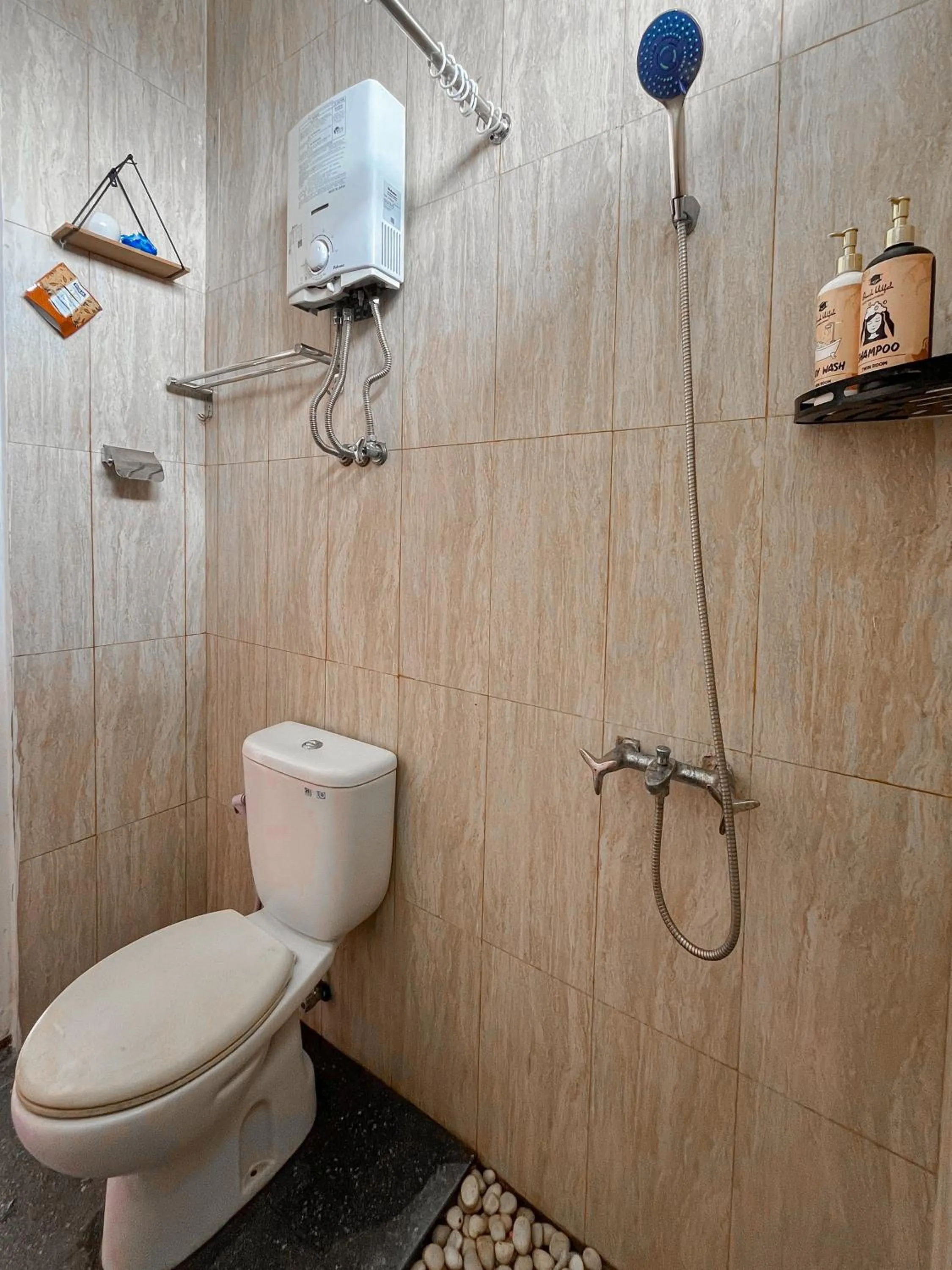 Shower in Omah Ulfah Homestay