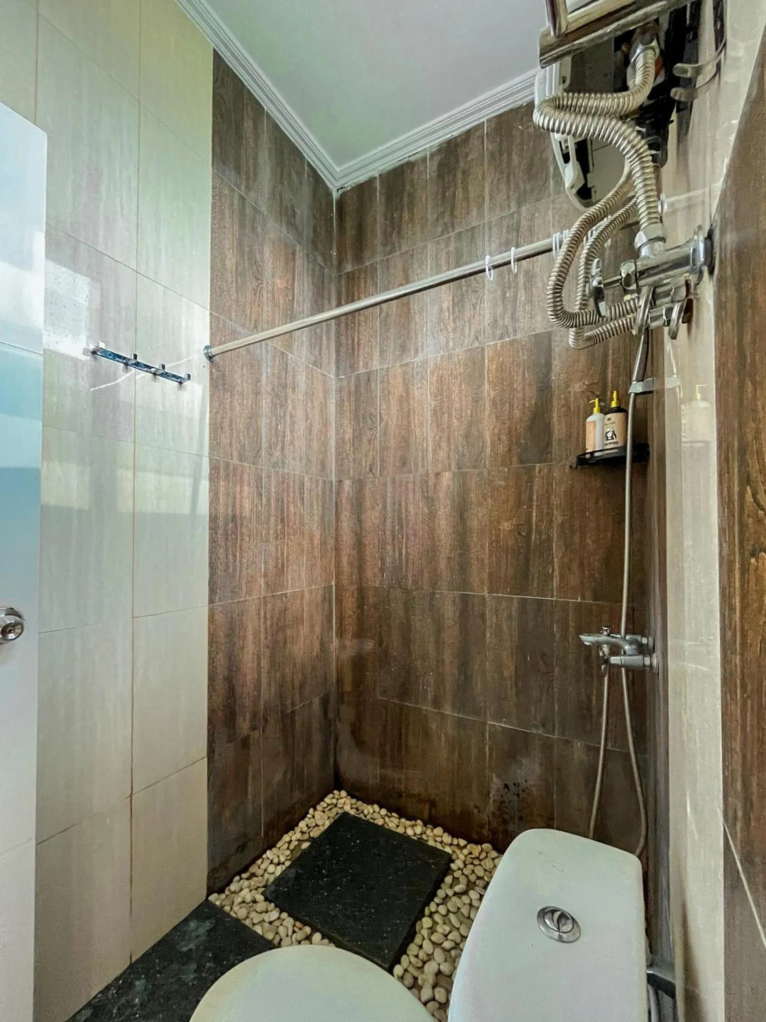 Shower in Omah Ulfah Homestay
